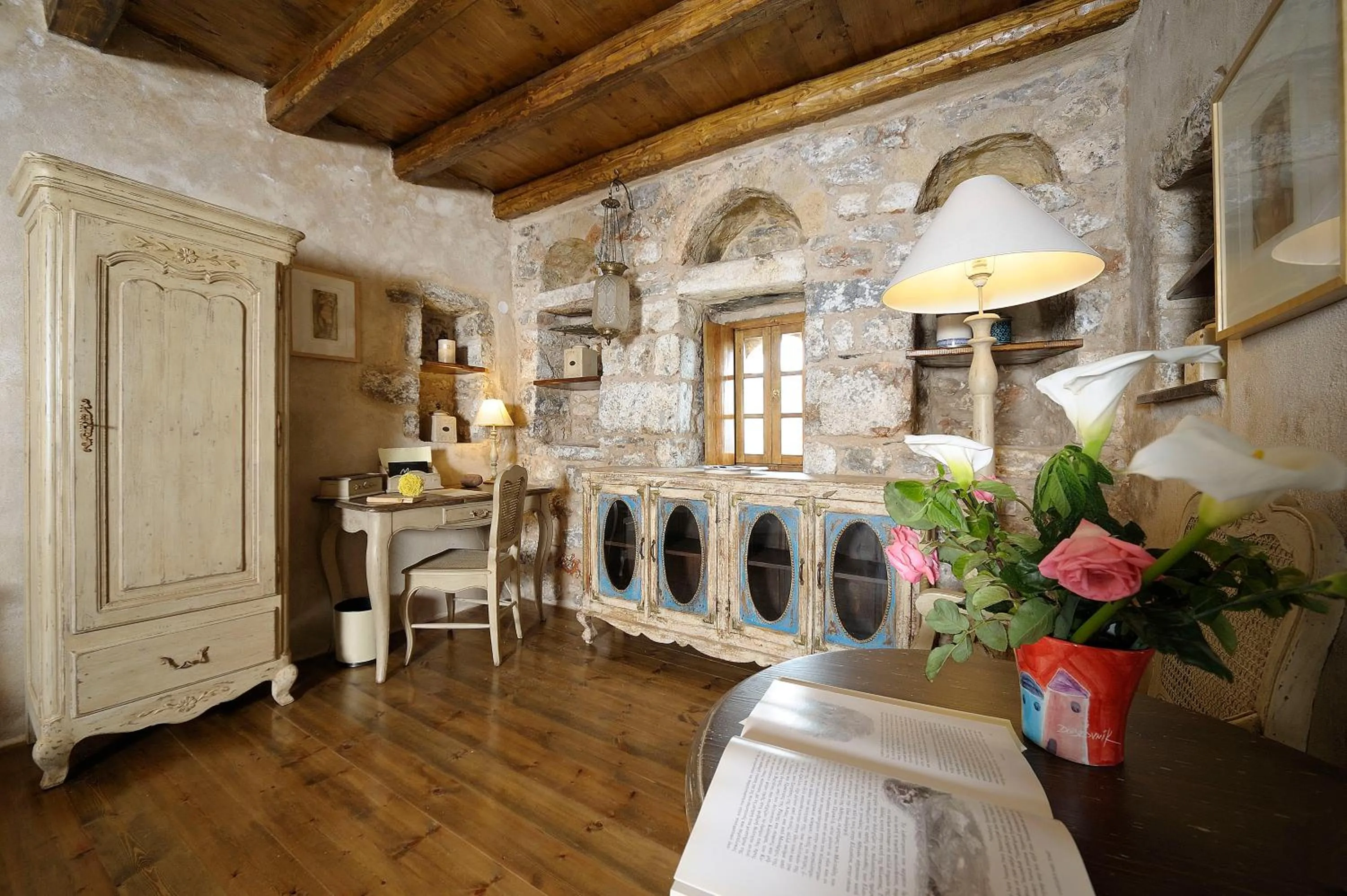 Decorative detail in Citta dei Nicliani