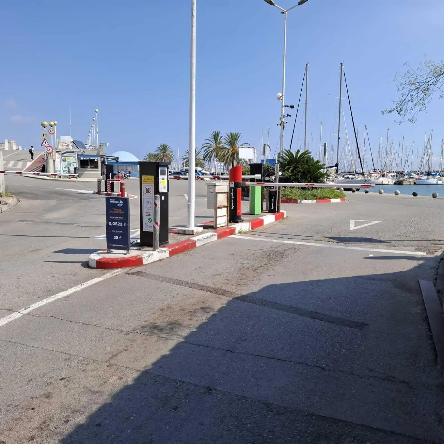 Parking in Terrassa de Mar Apartment