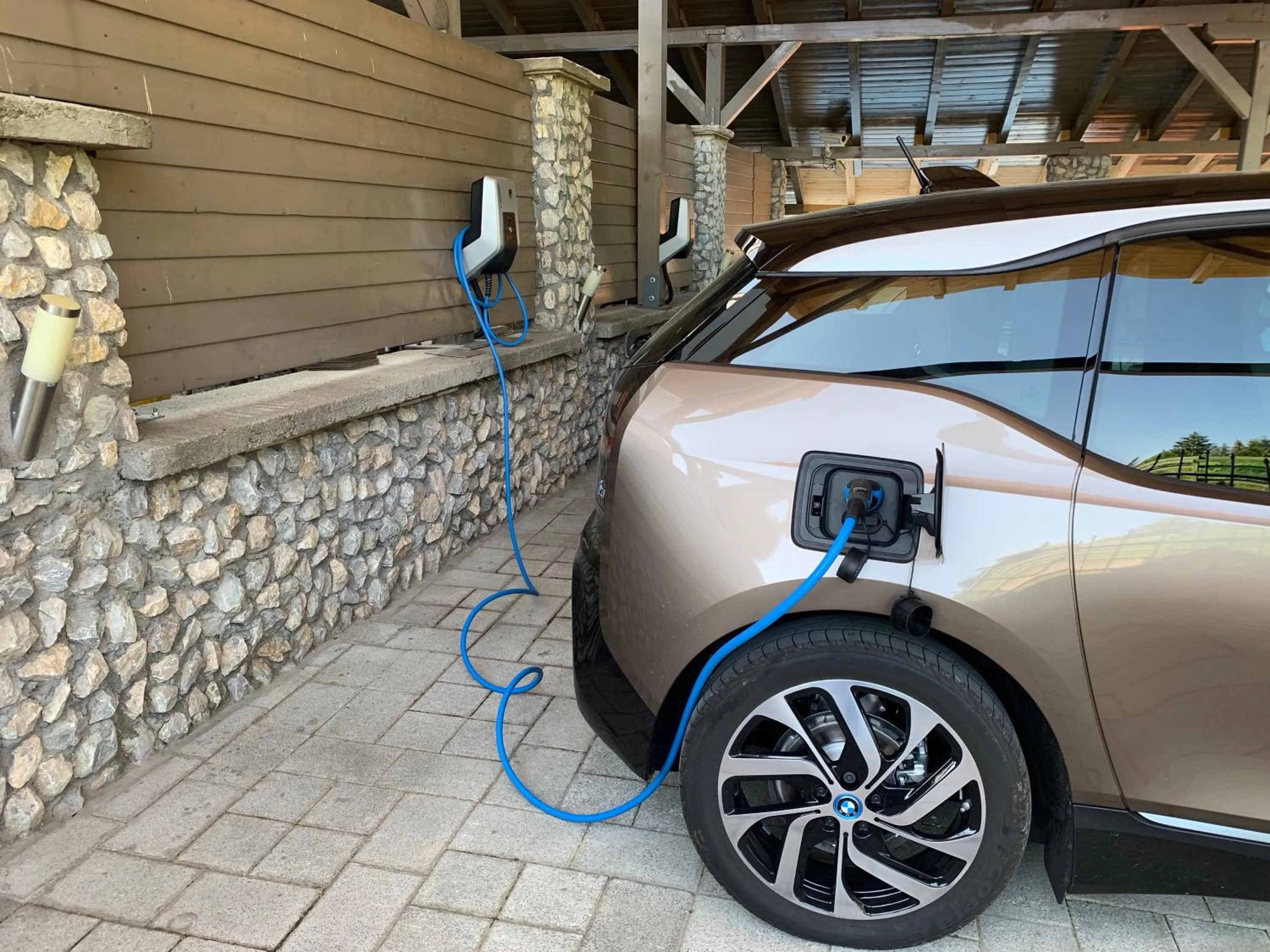 Parking in Bástya Konferencia és Wellness Hotel