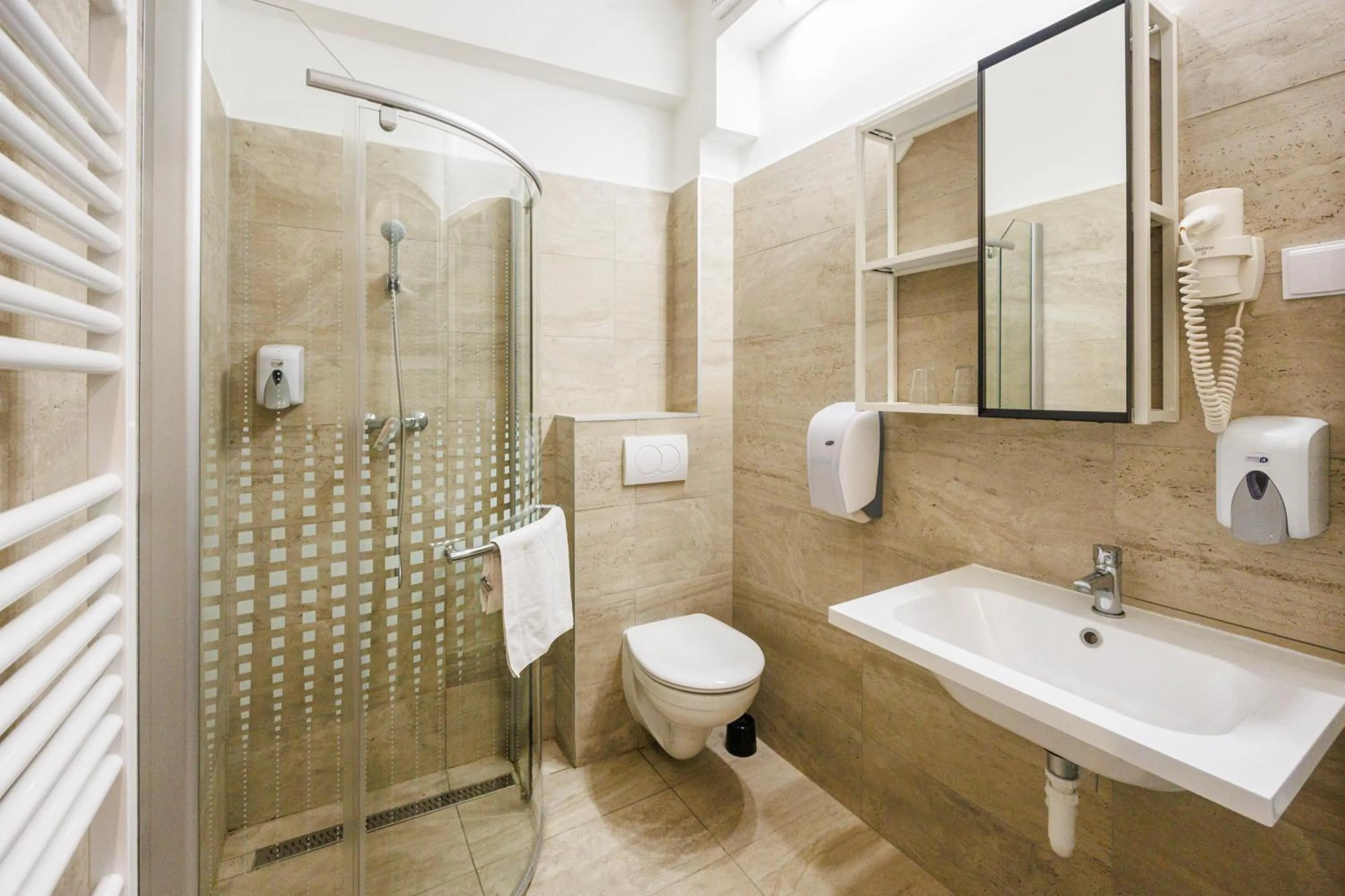 Shower in Bástya Konferencia és Wellness Hotel