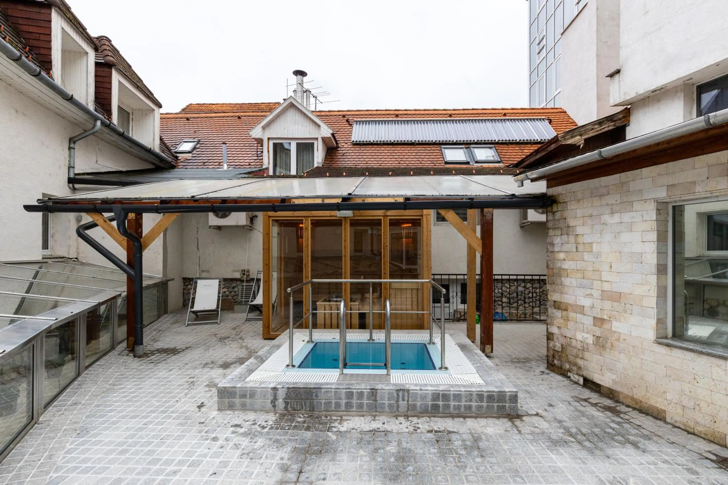 Patio in Bástya Konferencia és Wellness Hotel