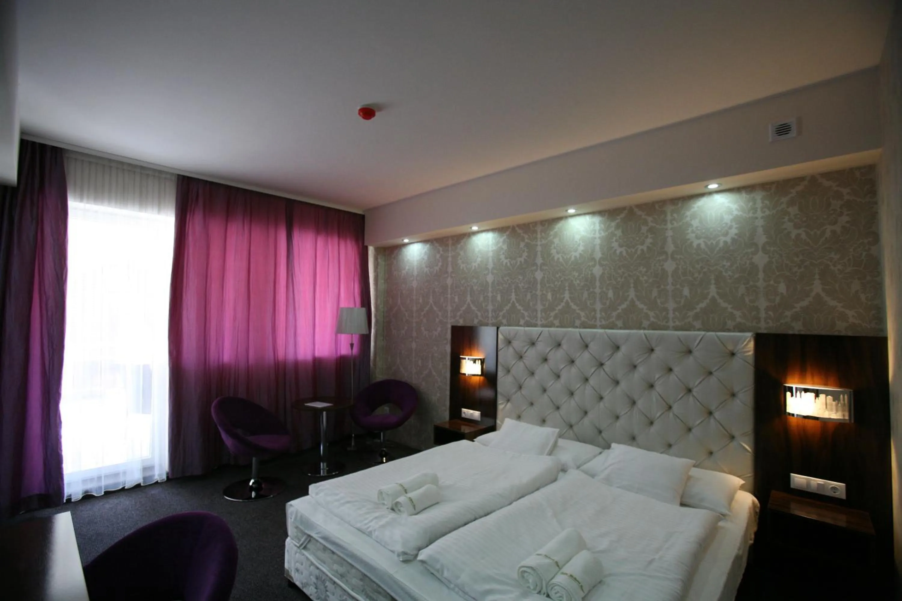 Photo of the whole room, Bed in Bástya Konferencia és Wellness Hotel