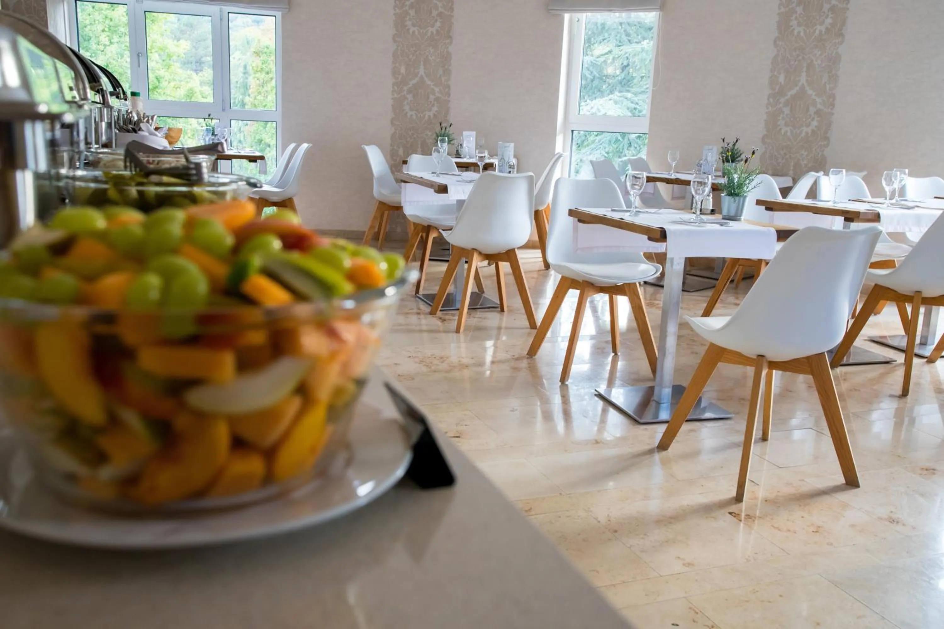 Restaurant/places to eat in Bástya Konferencia és Wellness Hotel