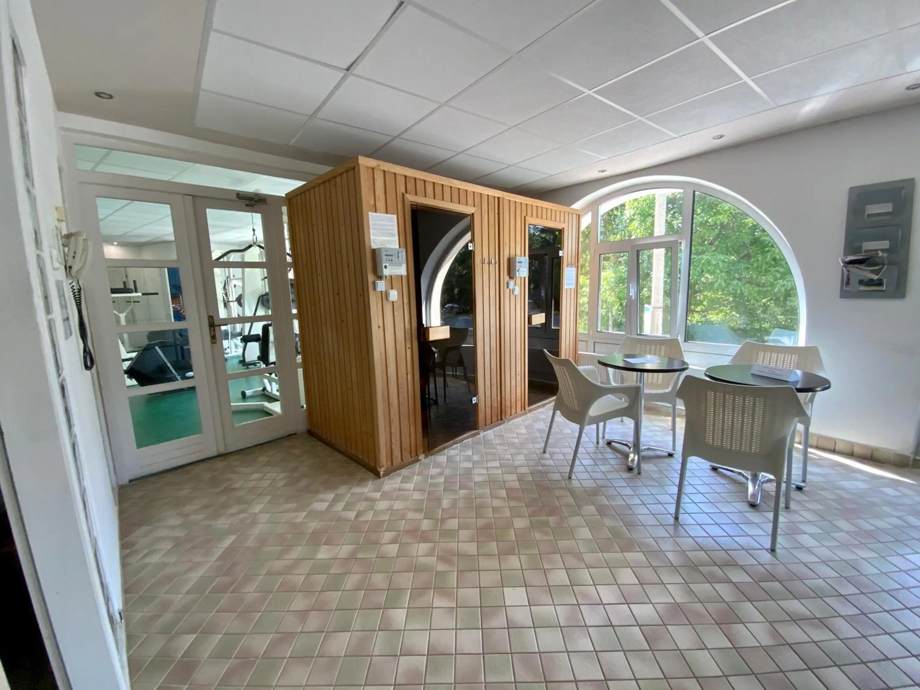 Fitness centre/facilities in Bástya Konferencia és Wellness Hotel