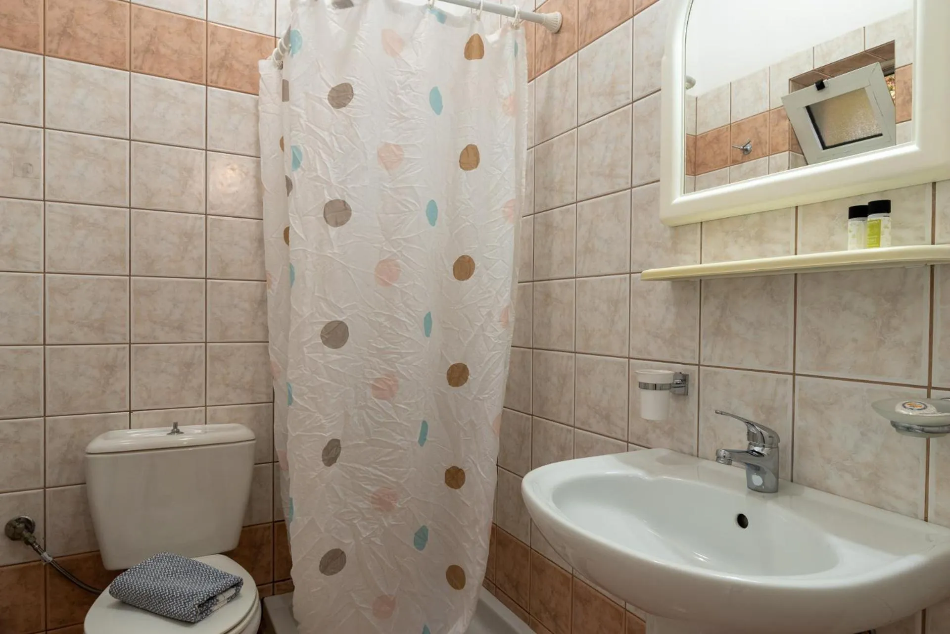 Shower in Elpis Studio Apartments