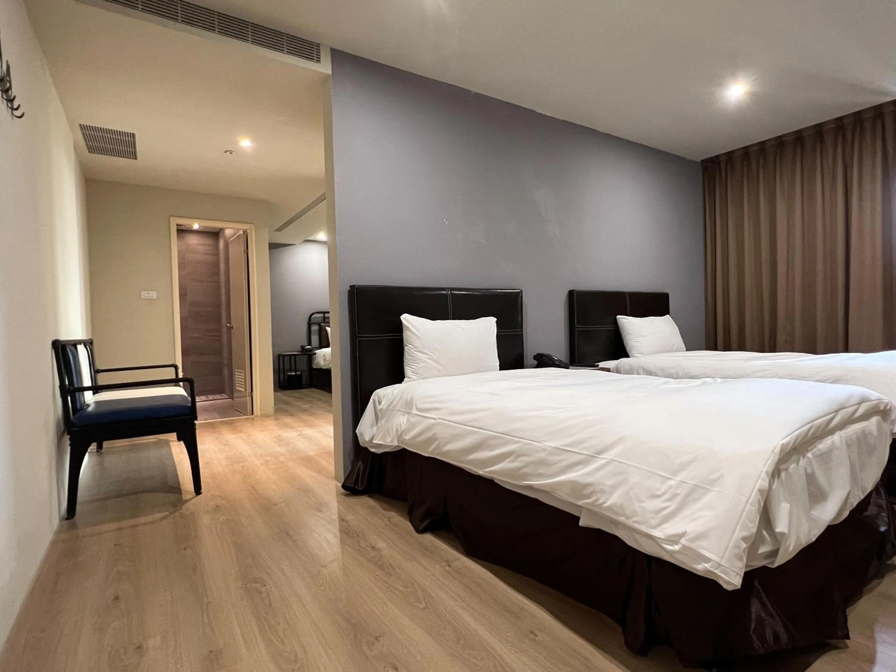 Photo of the whole room, Bed in Saint Hostel