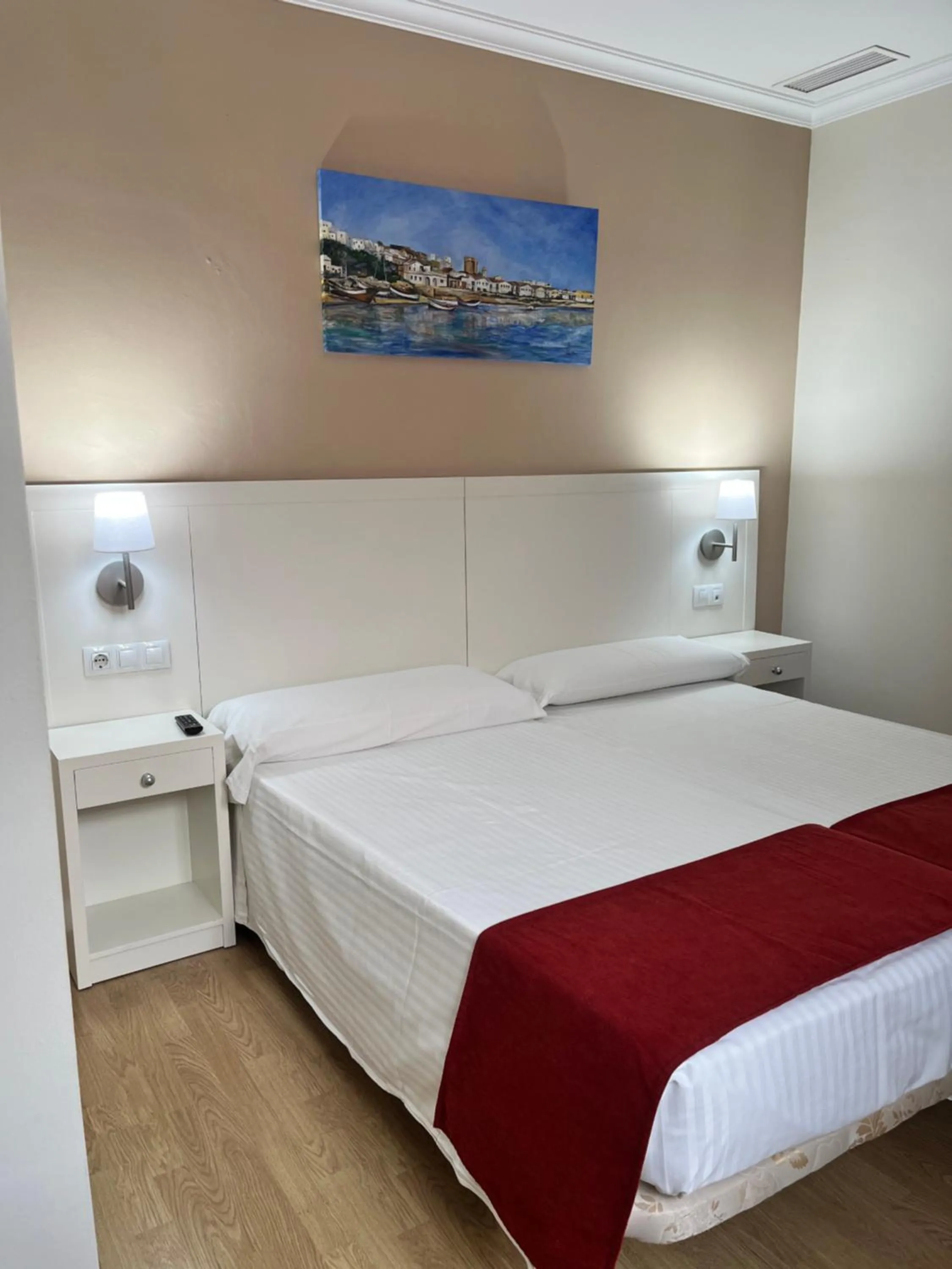 Photo of the whole room, Bed in Hostal Al-Andalus