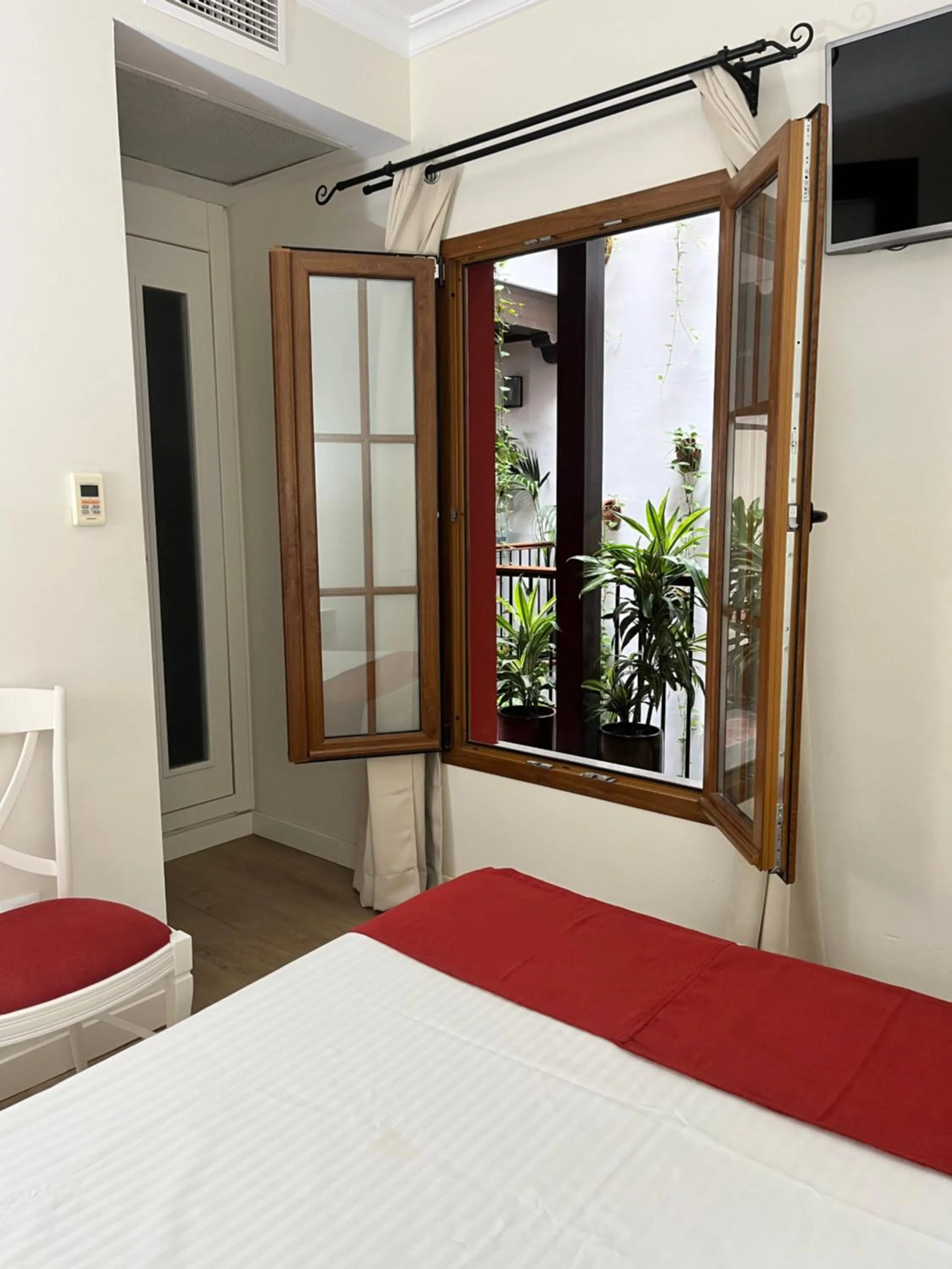 Photo of the whole room, Bed in Hostal Al-Andalus