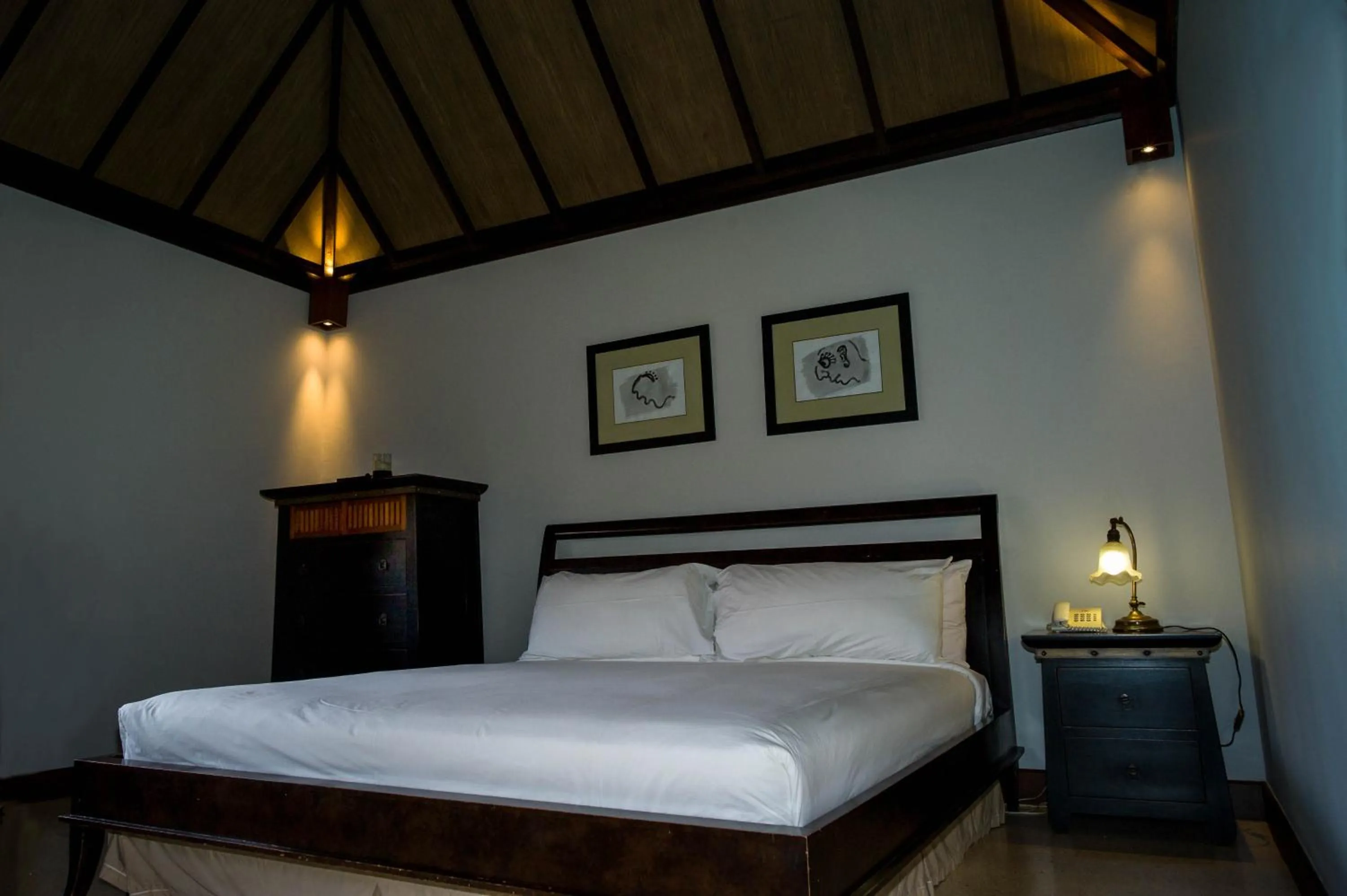 Bed in D'Sriwing Villa Gallery