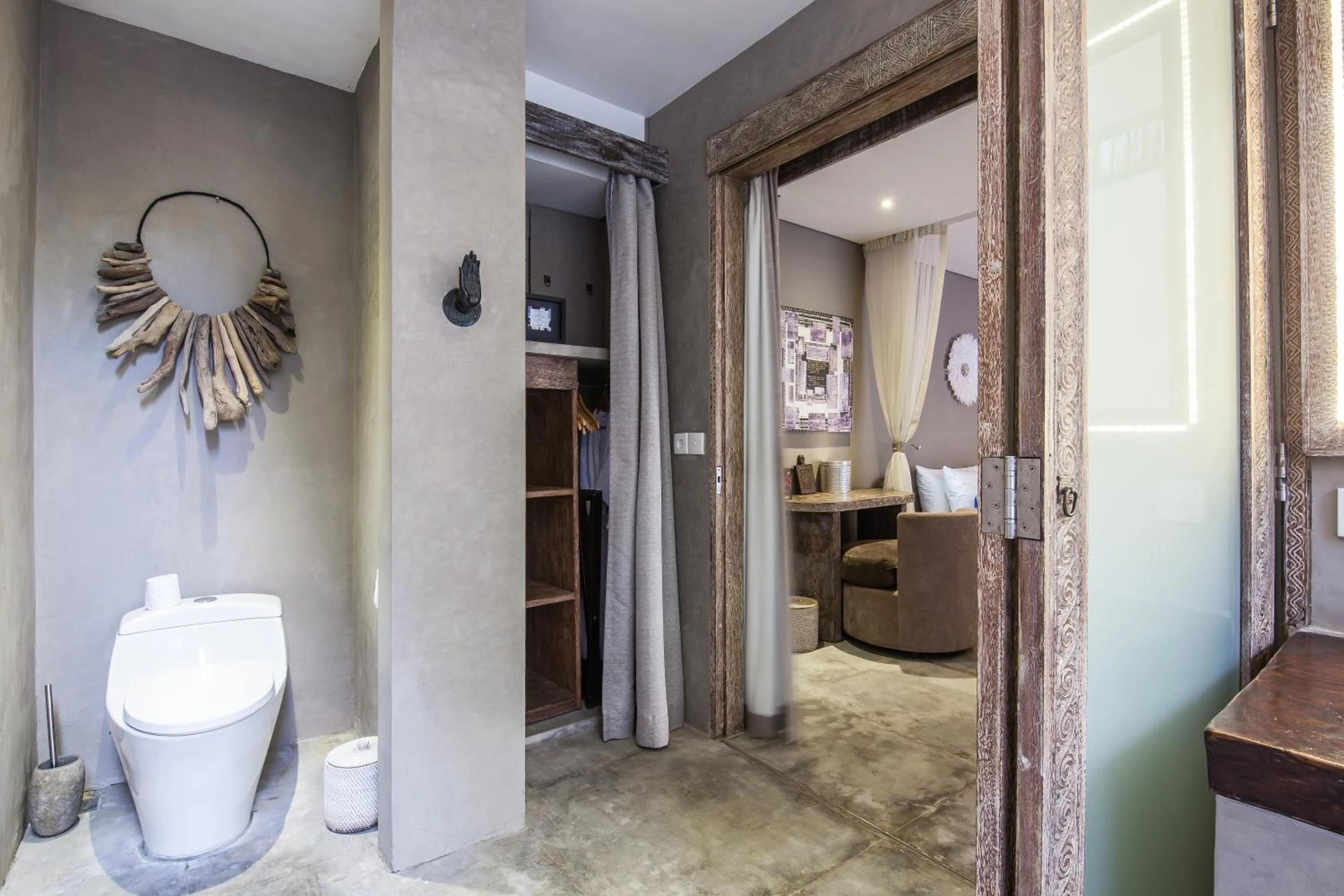 Toilet in Blue Karma Dijiwa Seminyak