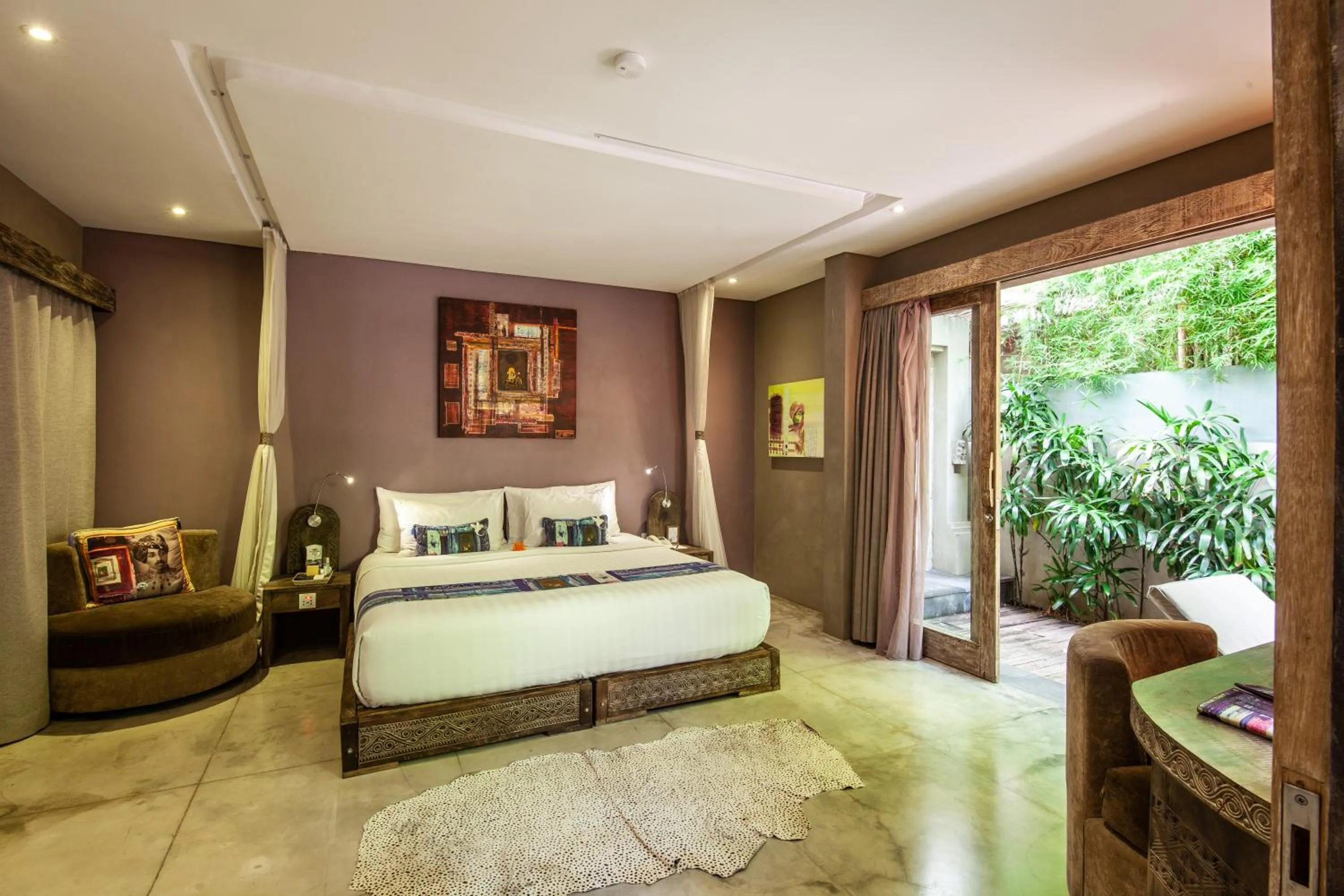 Photo of the whole room, Bed in Blue Karma Dijiwa Seminyak