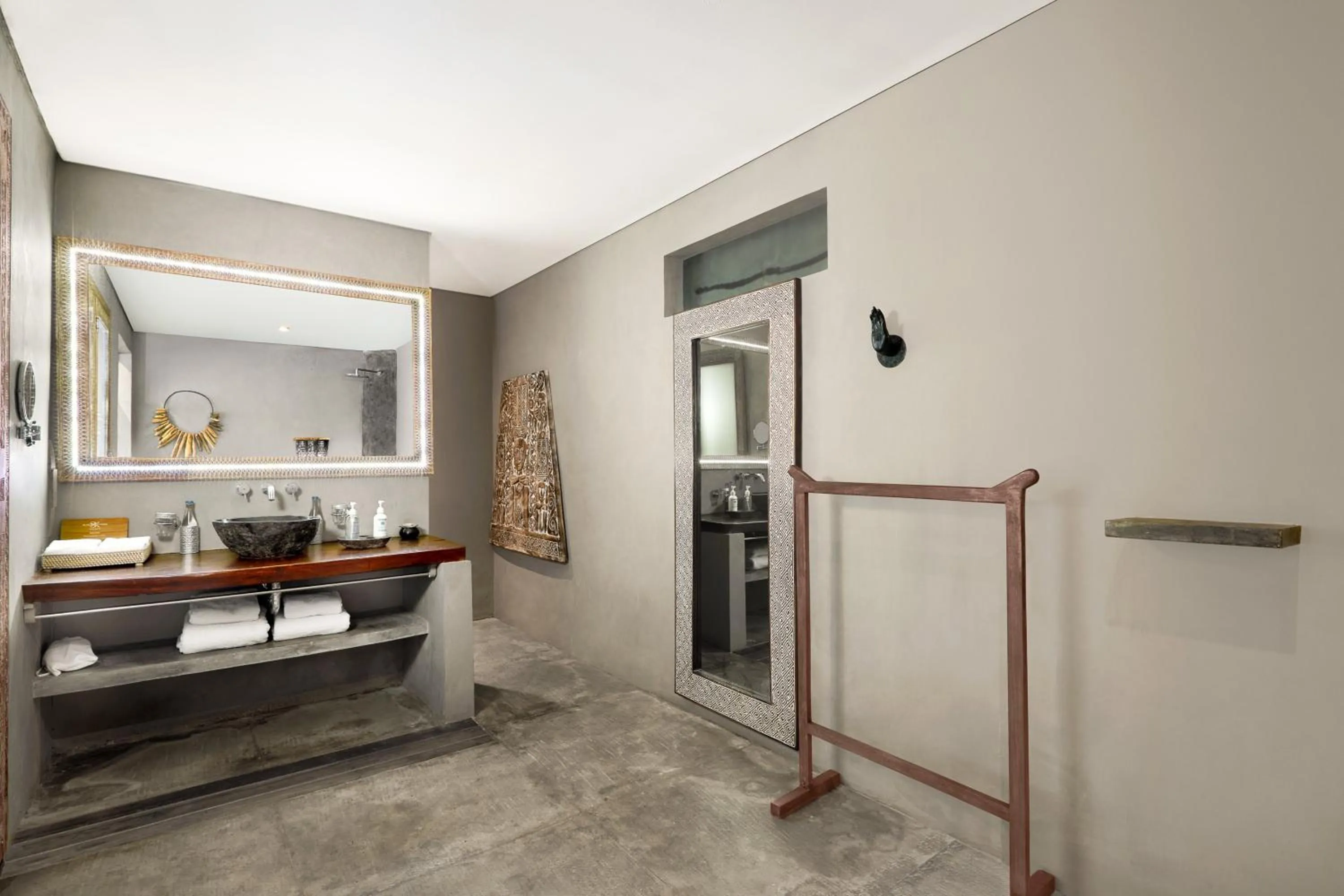 Bathroom in Blue Karma Dijiwa Seminyak