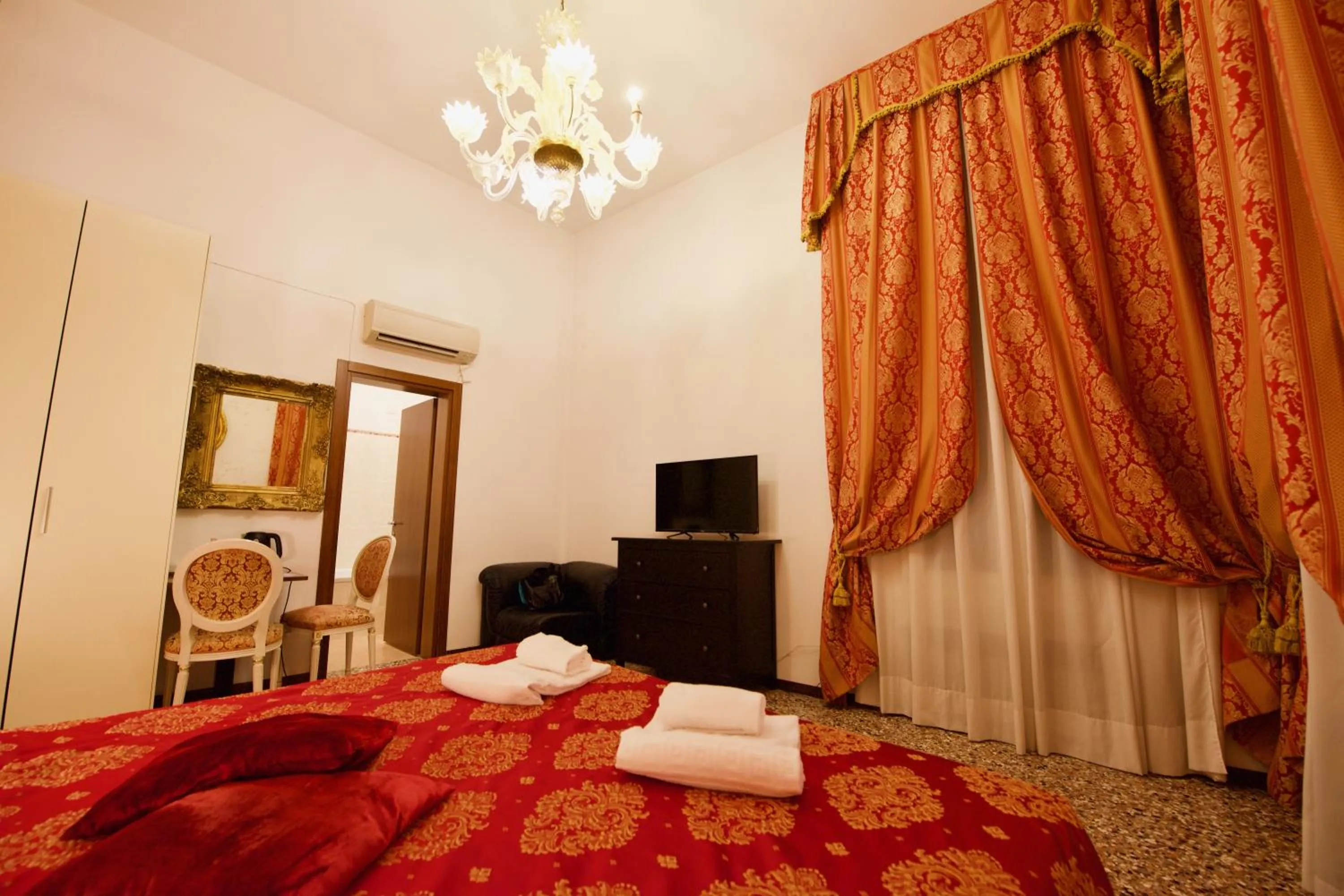 Decorative detail, Bed in Casa Dolce