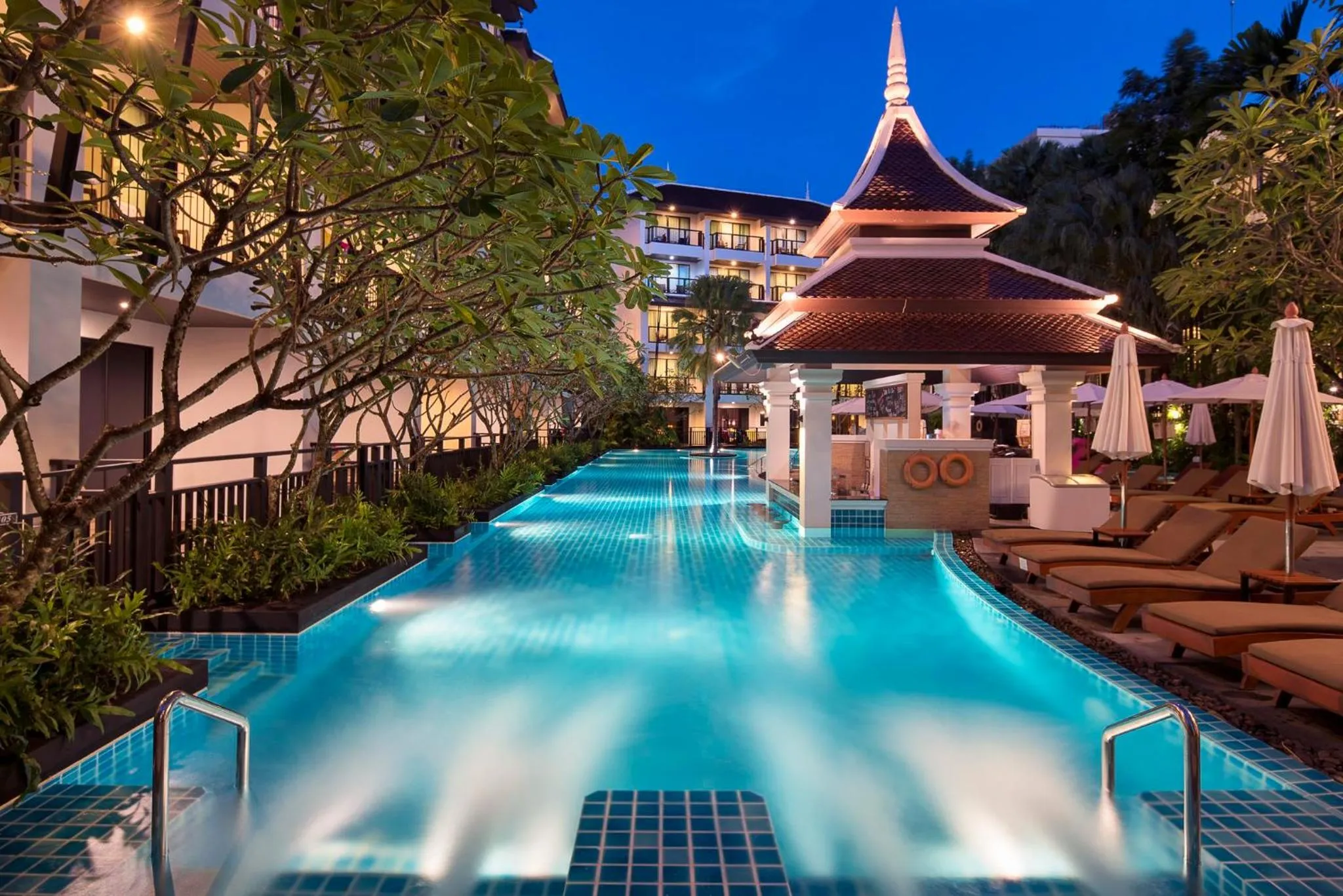 Swimming pool in Centara Anda Dhevi Resort & Spa Krabi