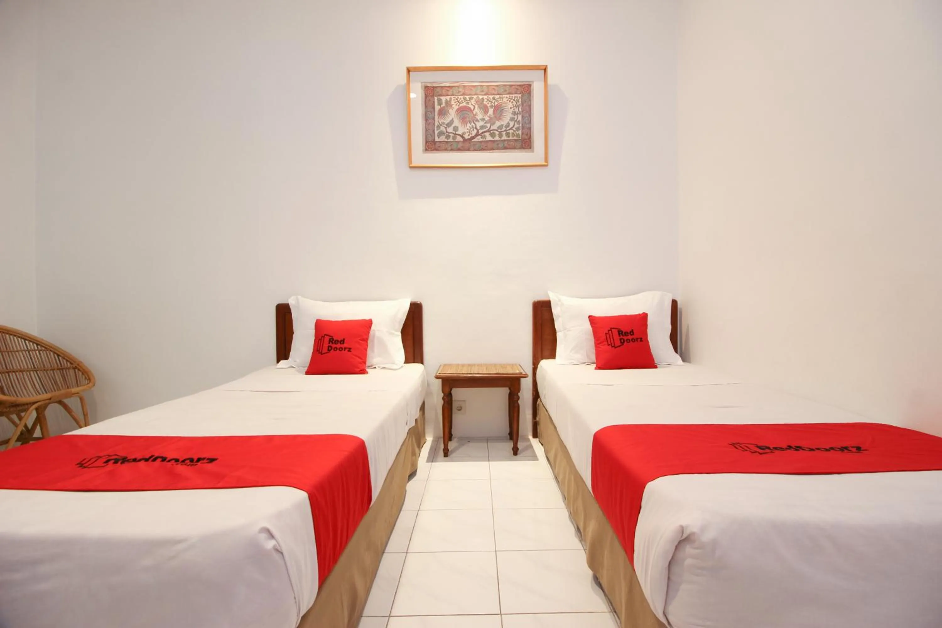 Bed in RedDoorz Plus near Alun Alun Selatan 2