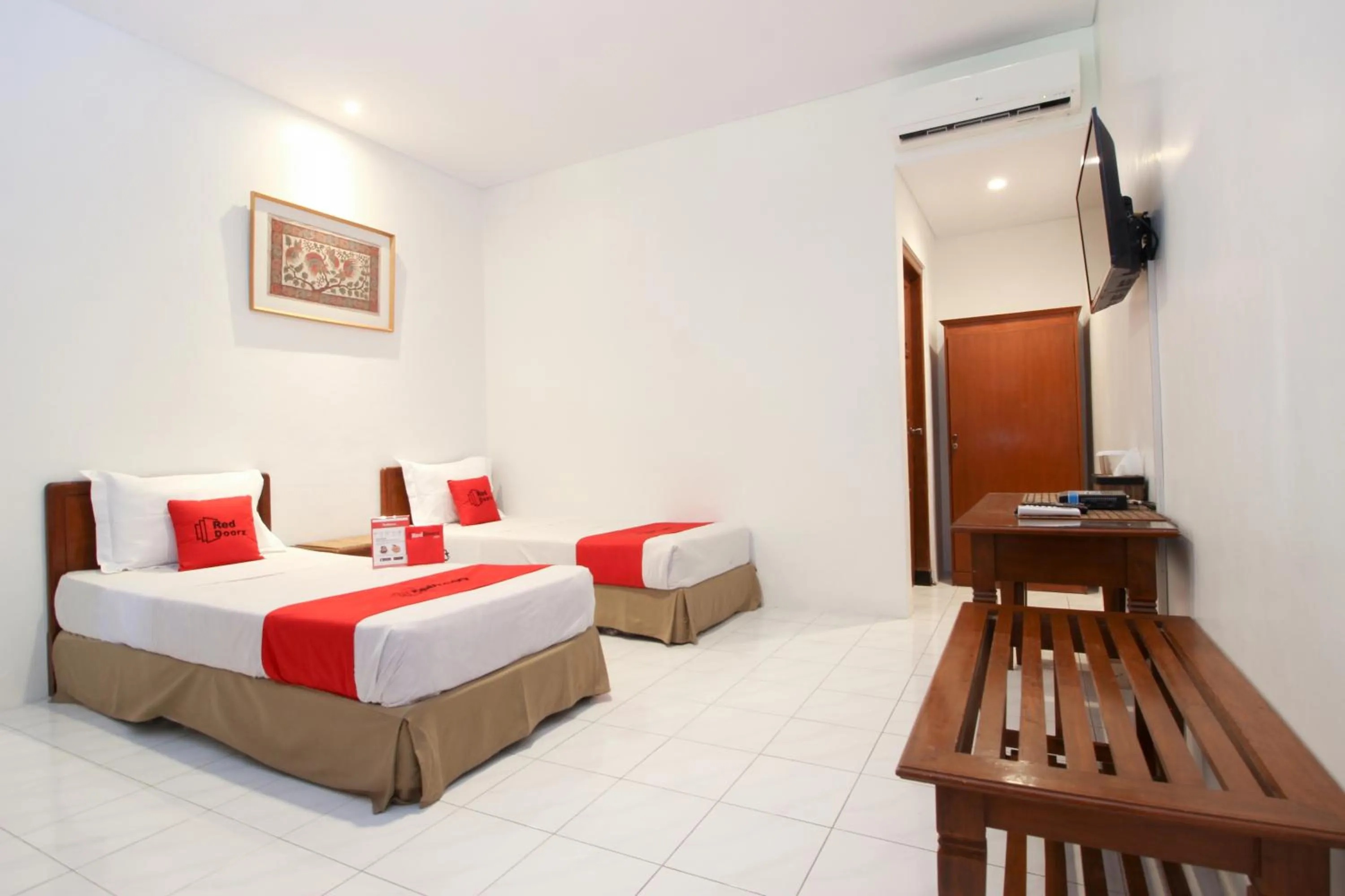 Property building, Bed in RedDoorz Plus near Alun Alun Selatan 2