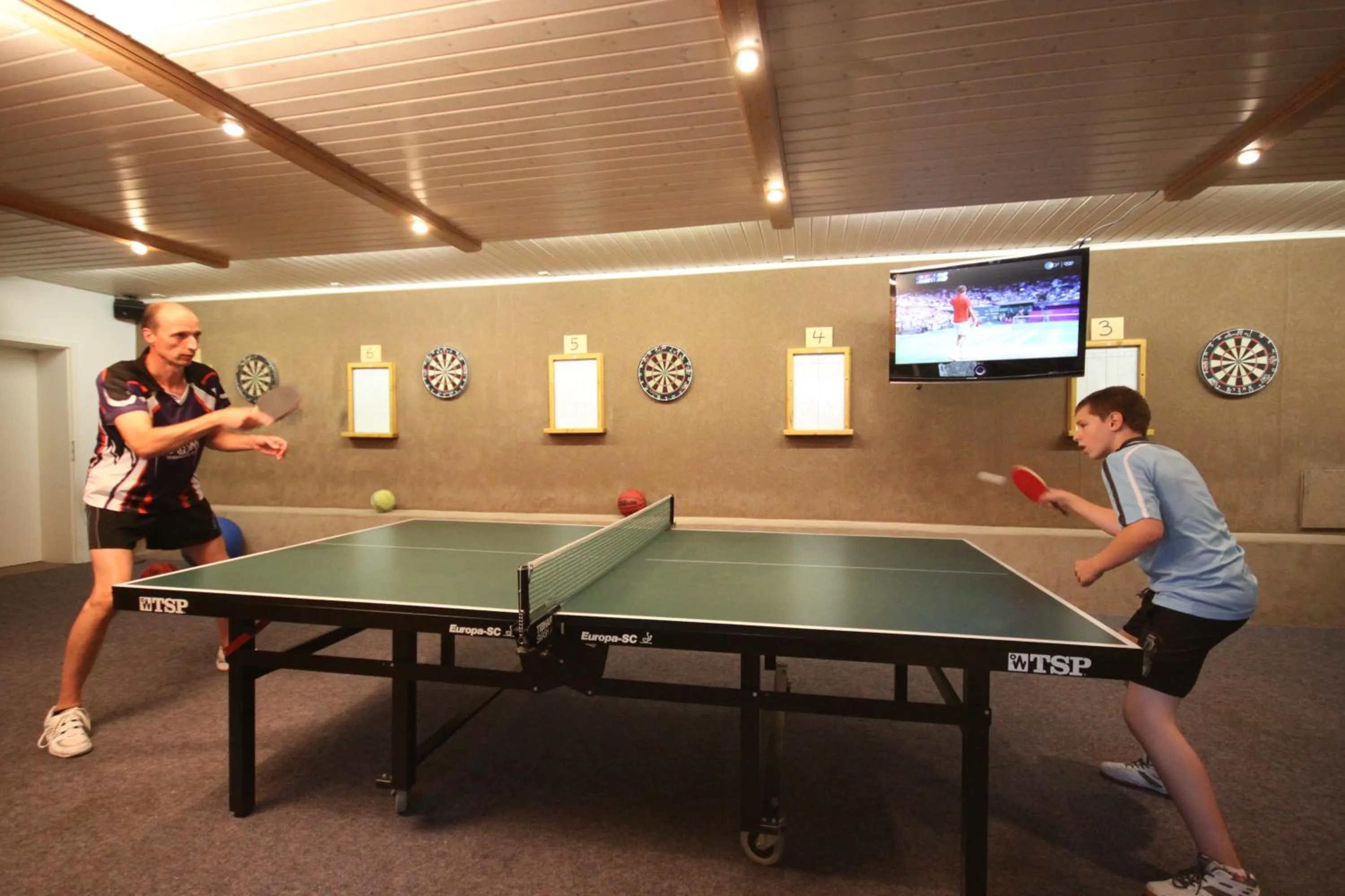 Table tennis in Sporthotel Walliser