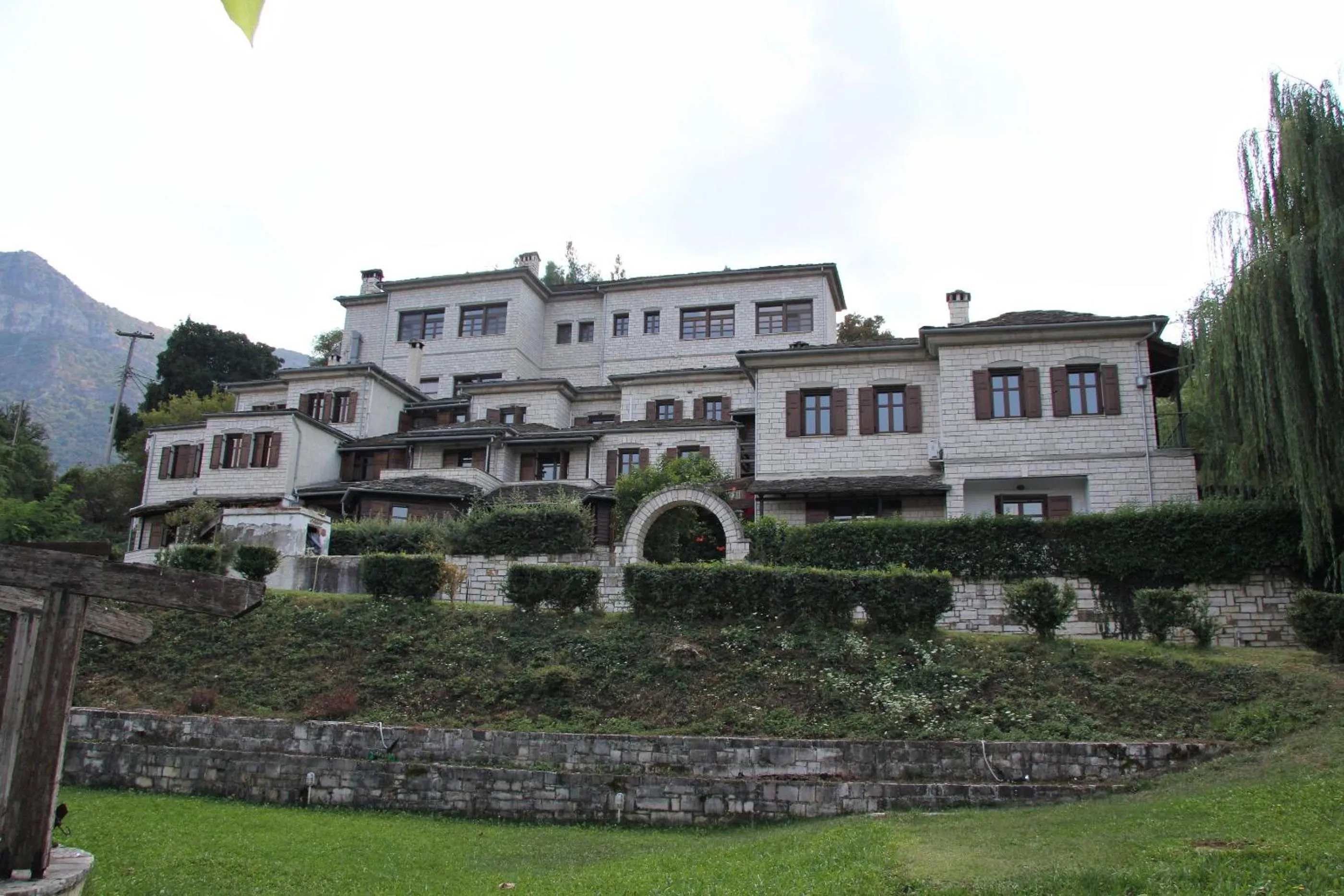 Facade/entrance in Hotel Taxiarches