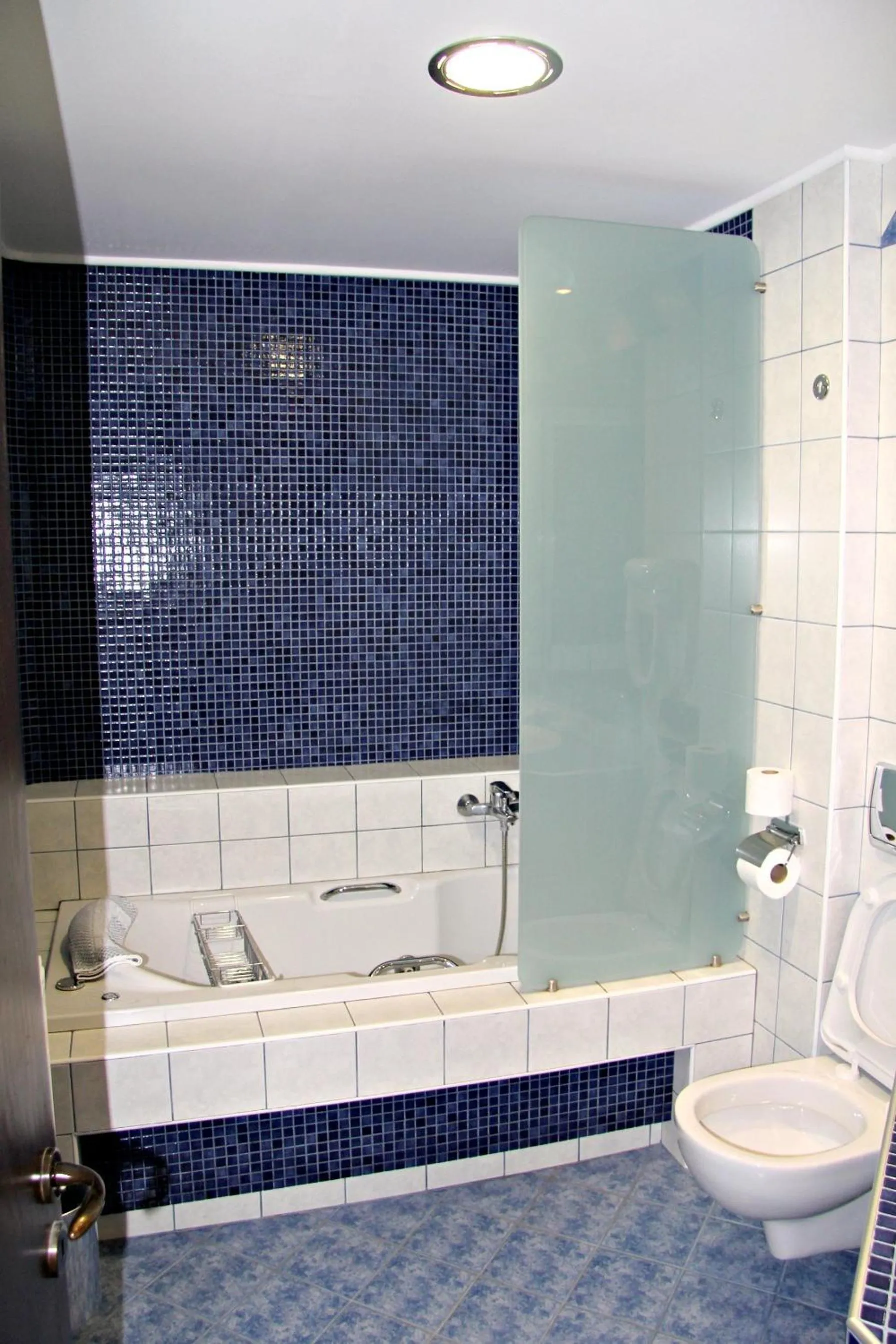 Bathroom in Hotel Taxiarches