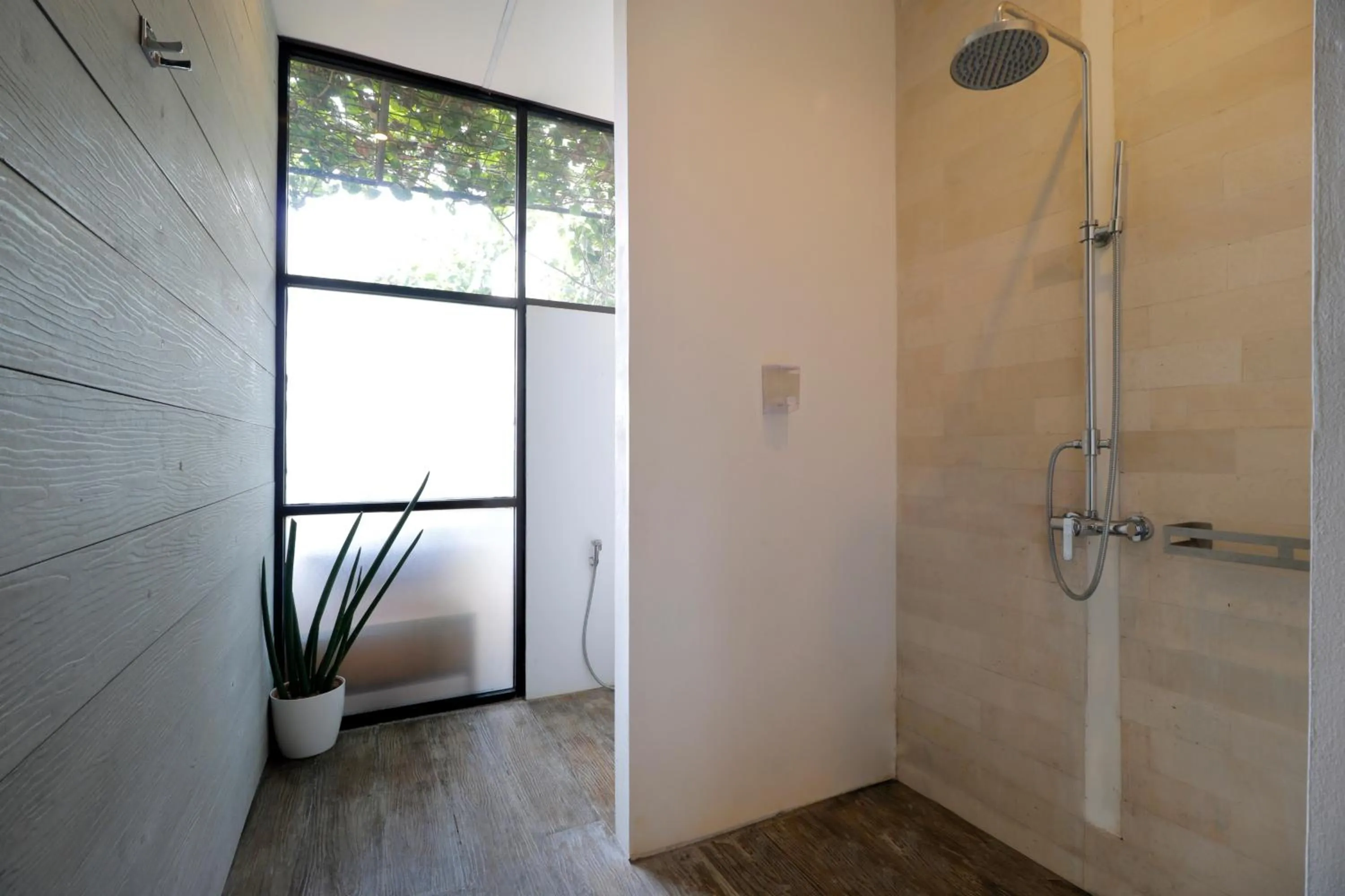 Shower in Clio Apartment