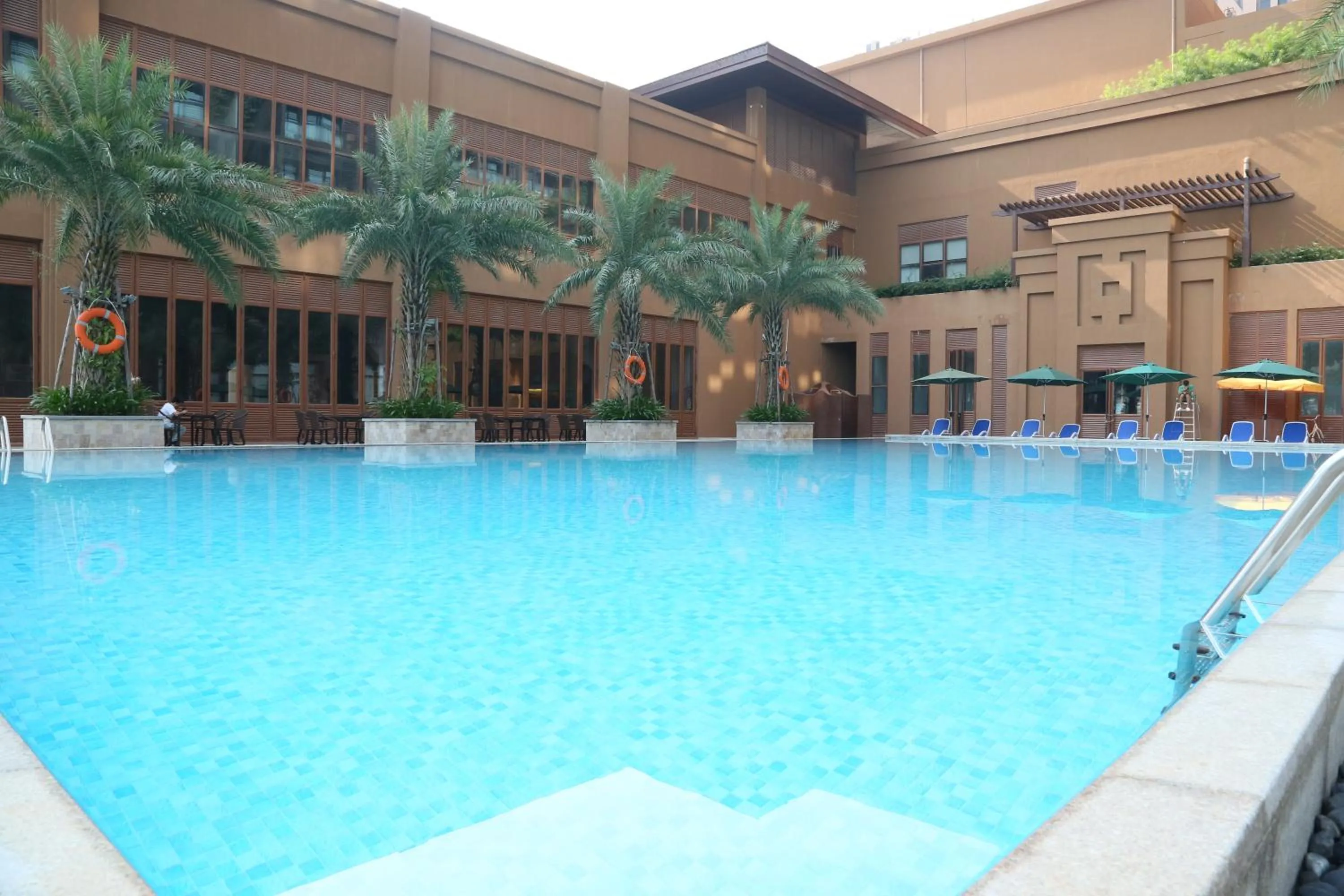 Swimming pool in Mangrove Tree Resort World Sanya Bay-Coconut