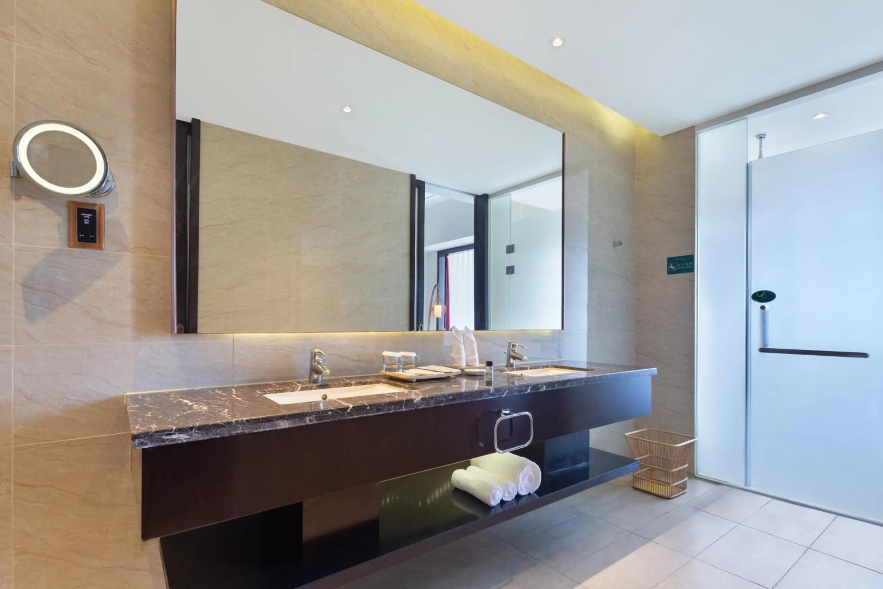 Bathroom in Mangrove Tree Resort World Sanya Bay-Coconut