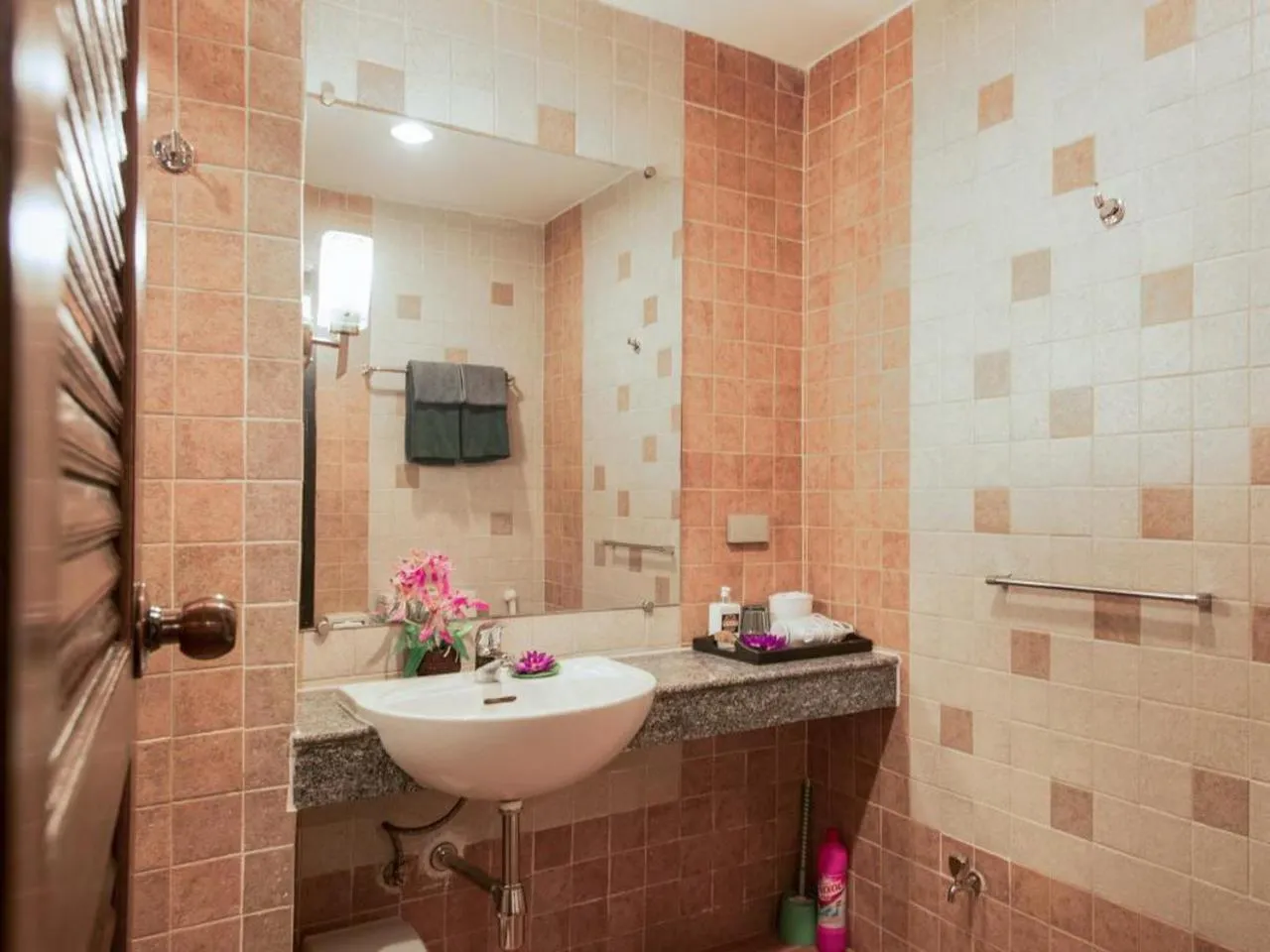 Serena Sathorn Suites