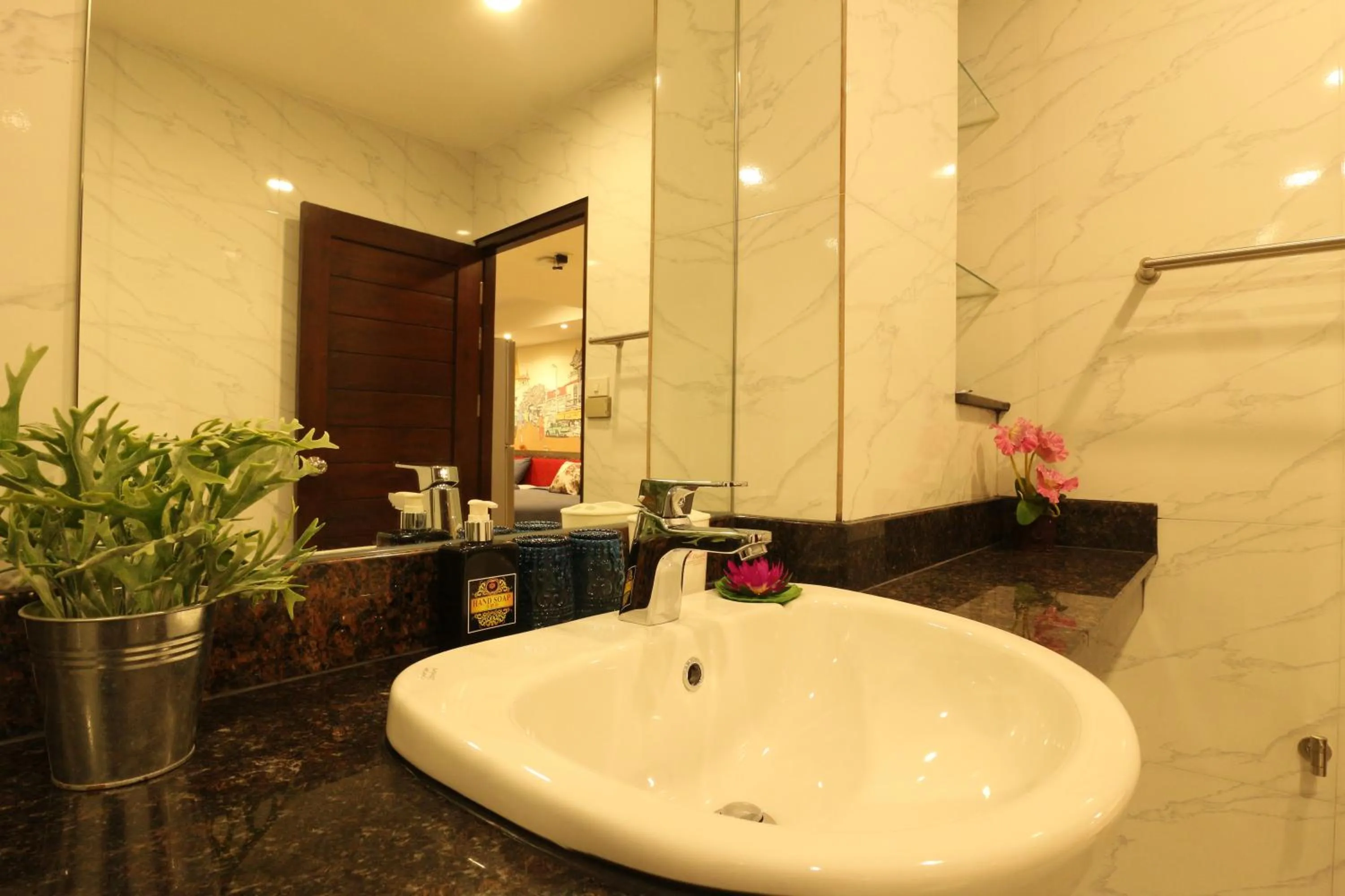 Serena Sathorn Suites