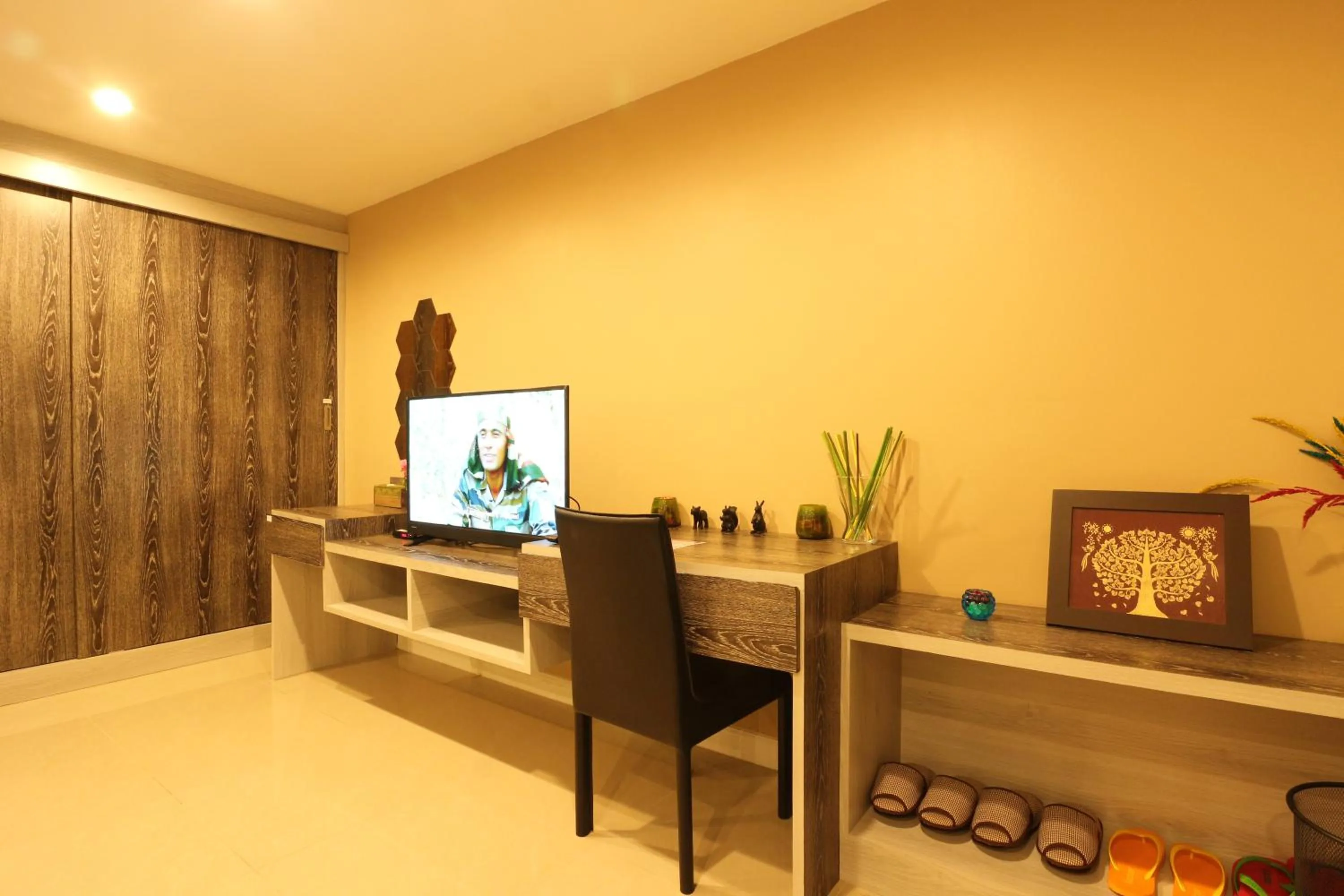 Serena Sathorn Suites