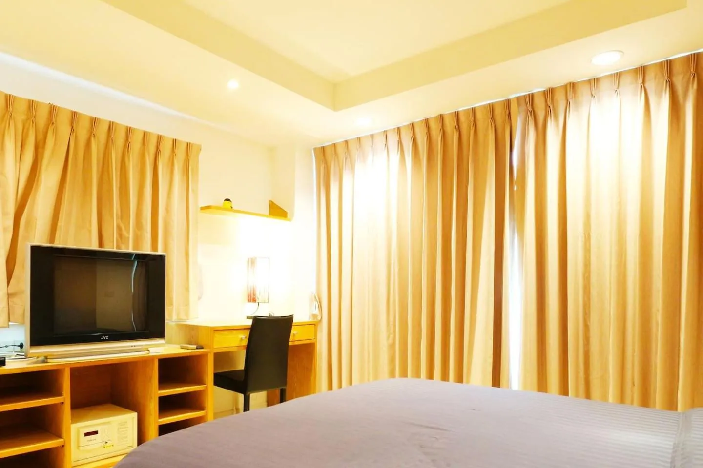 Bedroom, Bed in Serena Sathorn Suites