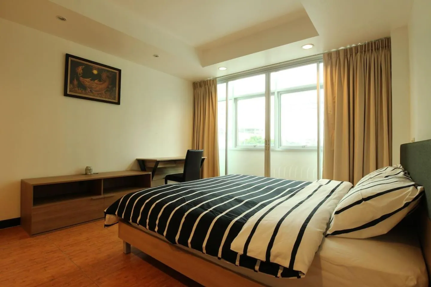 Bedroom, Bed in Serena Sathorn Suites