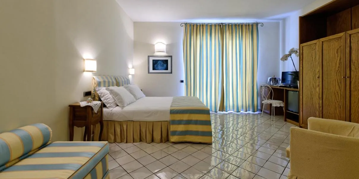 Shower, Bed in Villa Poseidon -Boutique Hotel-