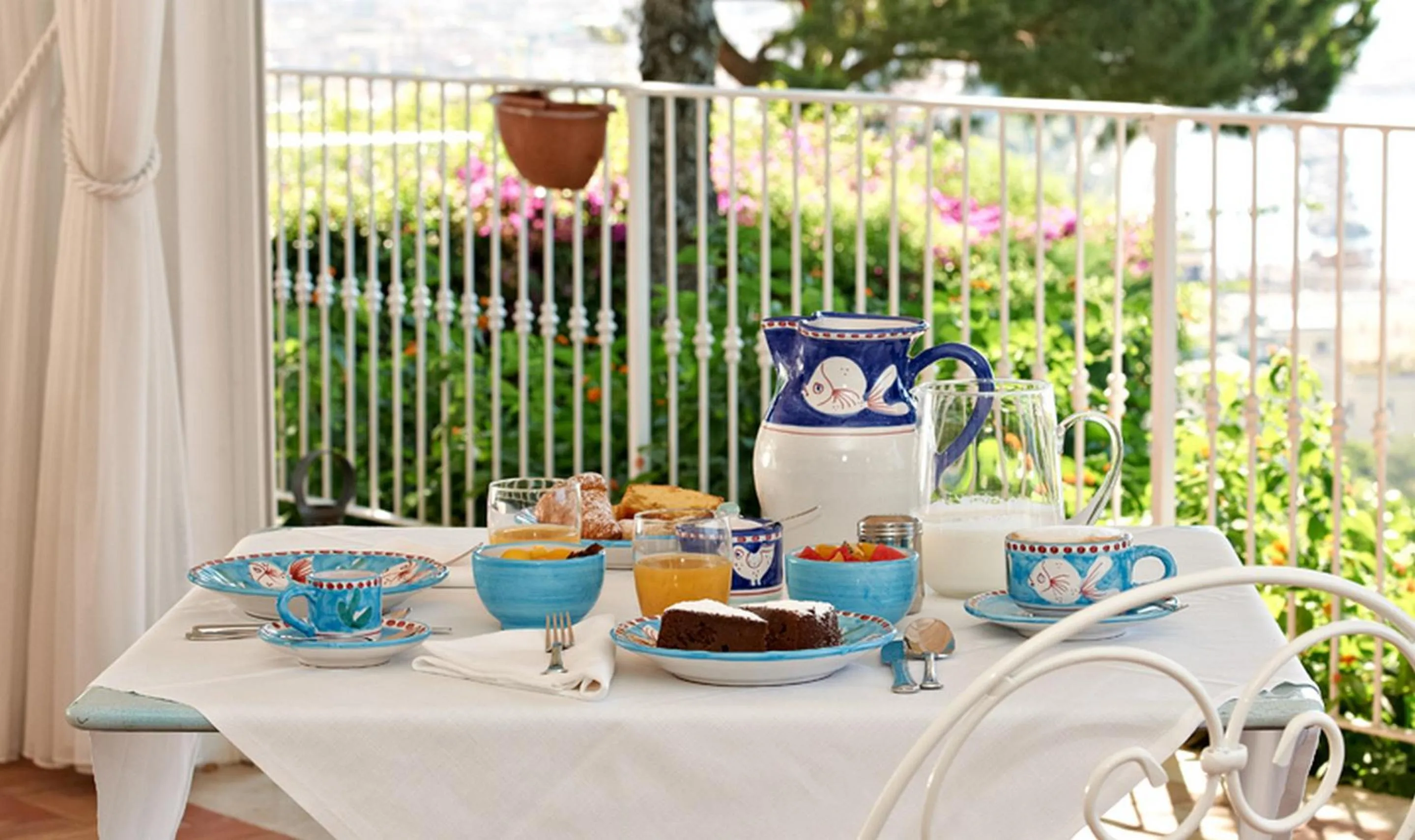 Restaurant/places to eat in Villa Poseidon -Boutique Hotel-