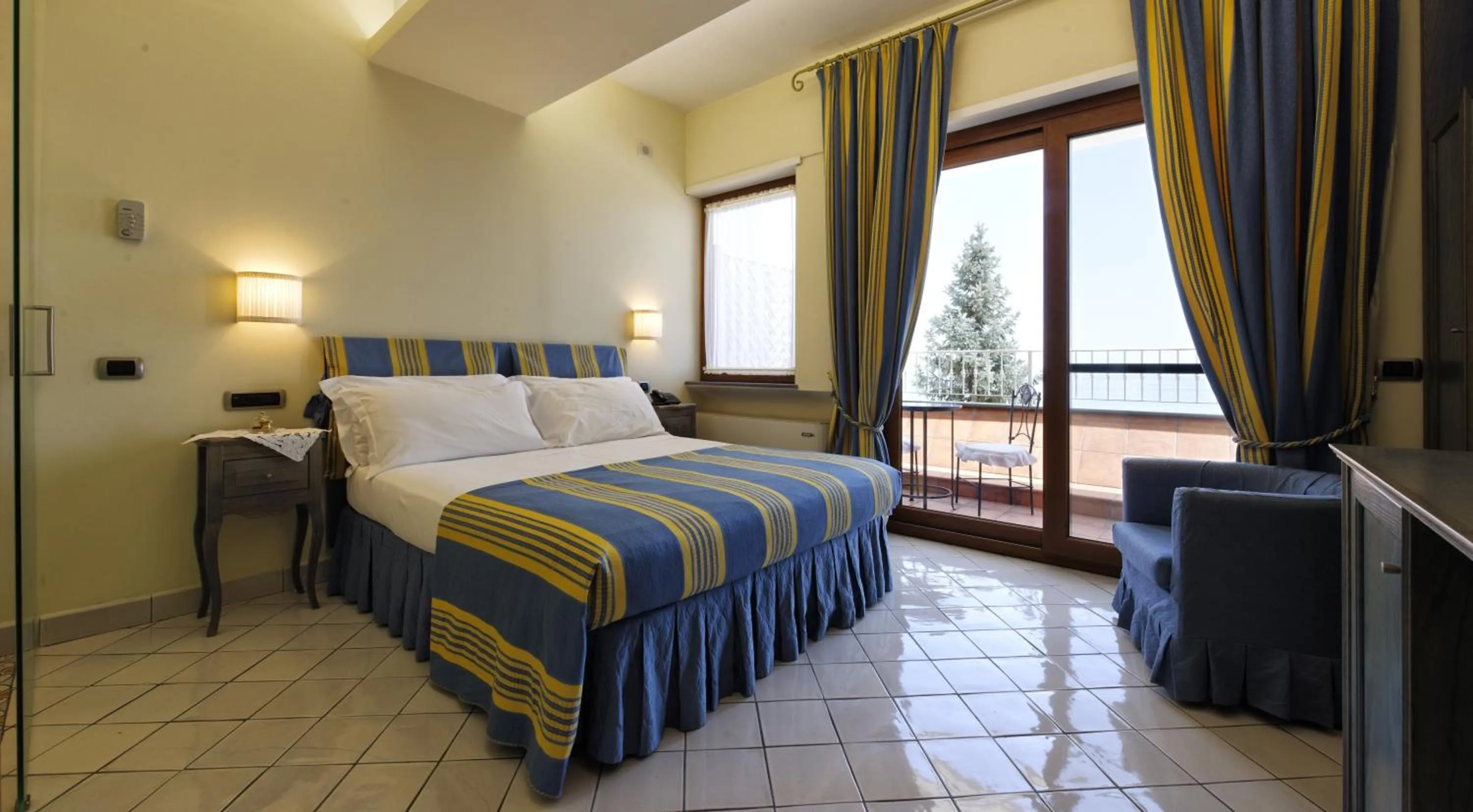 TV and multimedia, Bed in Villa Poseidon -Boutique Hotel-