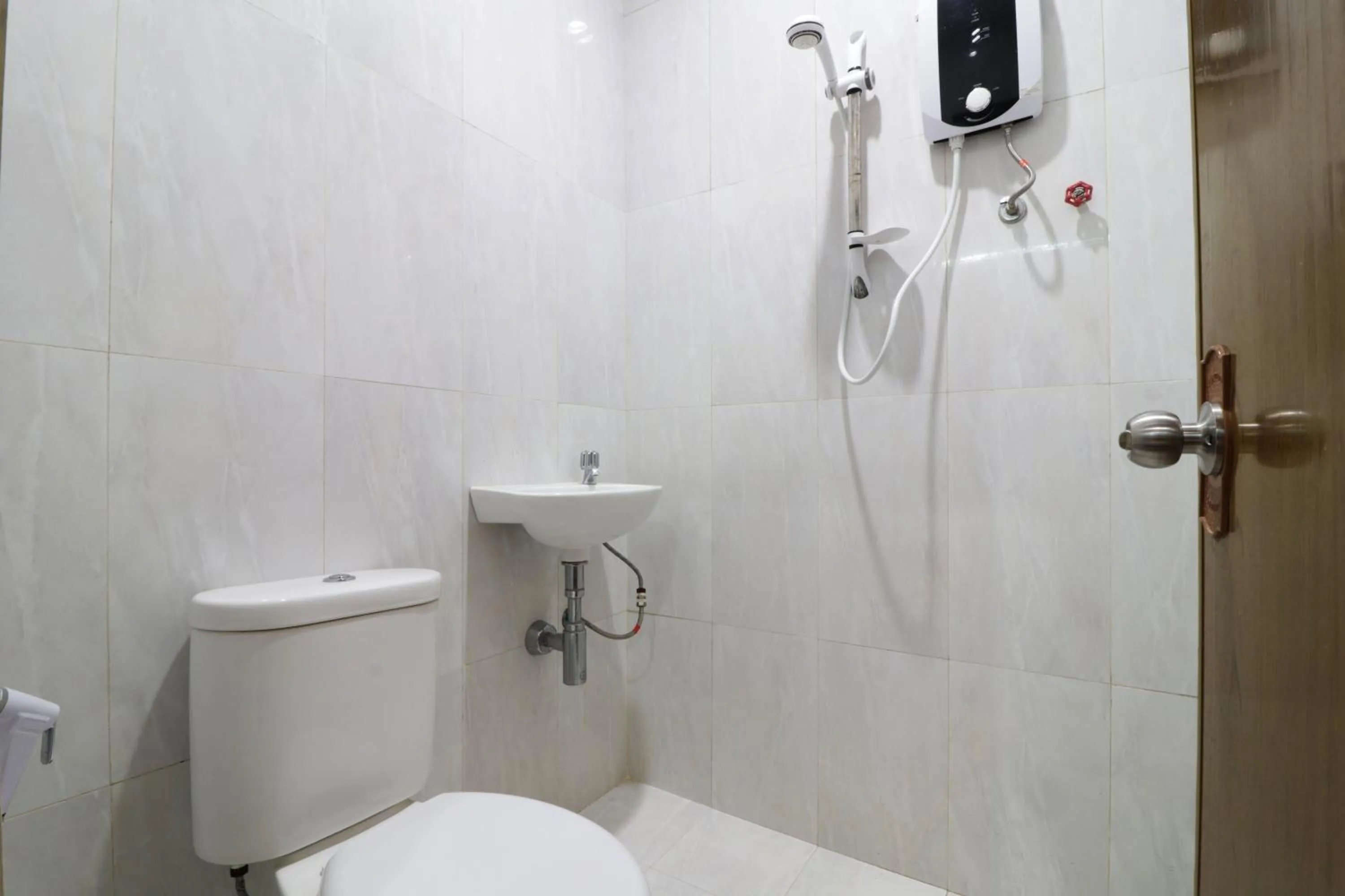 Bathroom in Hotel Istana Bungur