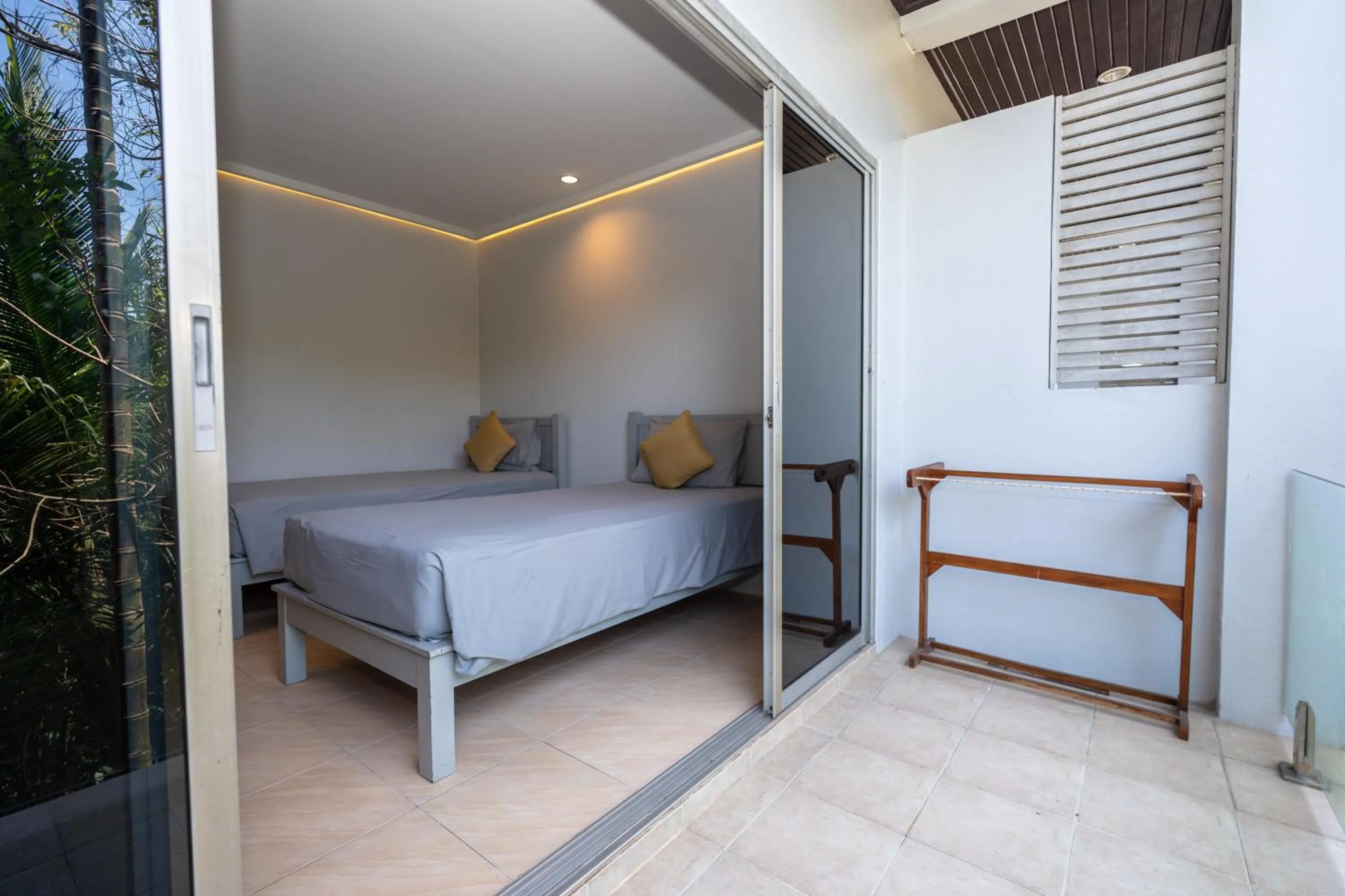 Property building, Bed in Chaweng Terrace