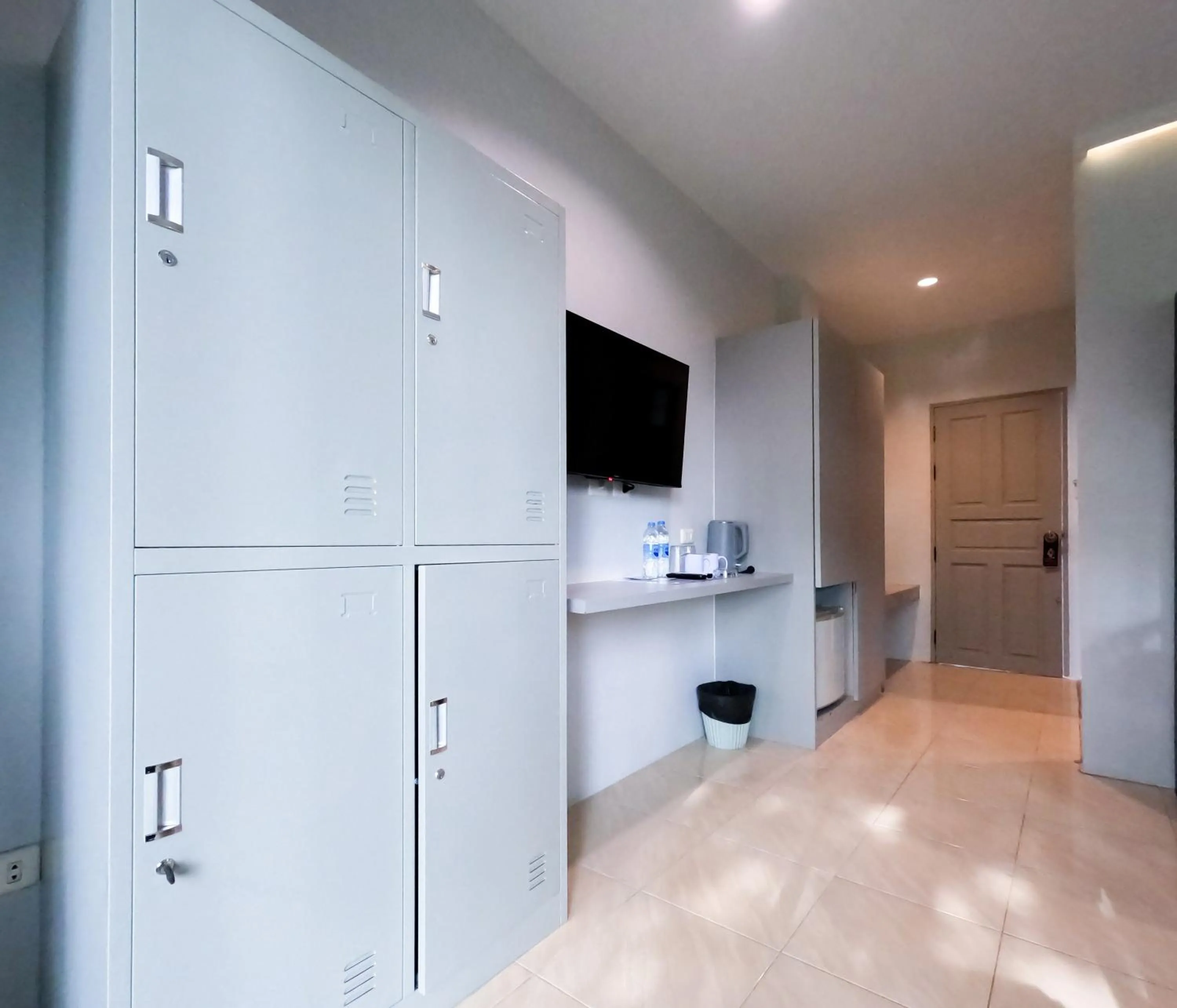 Photo of the whole room, Bed in Chaweng Terrace