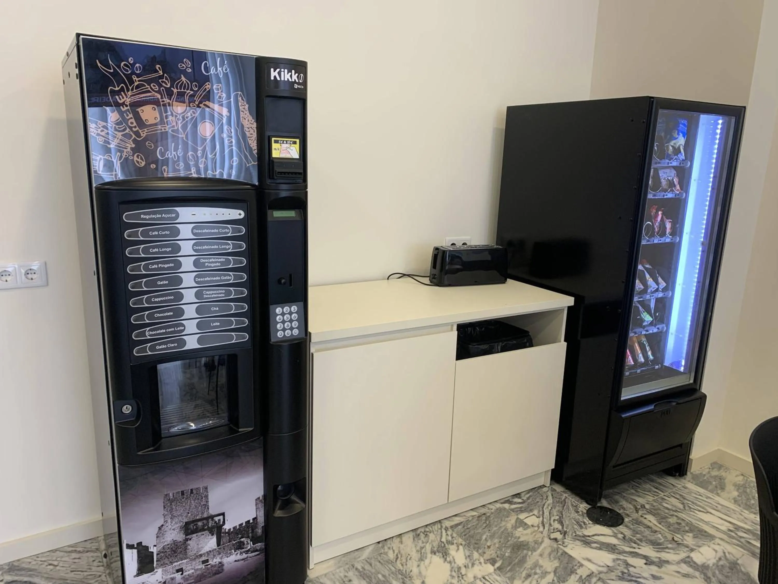 vending machine in Hotel Areosa