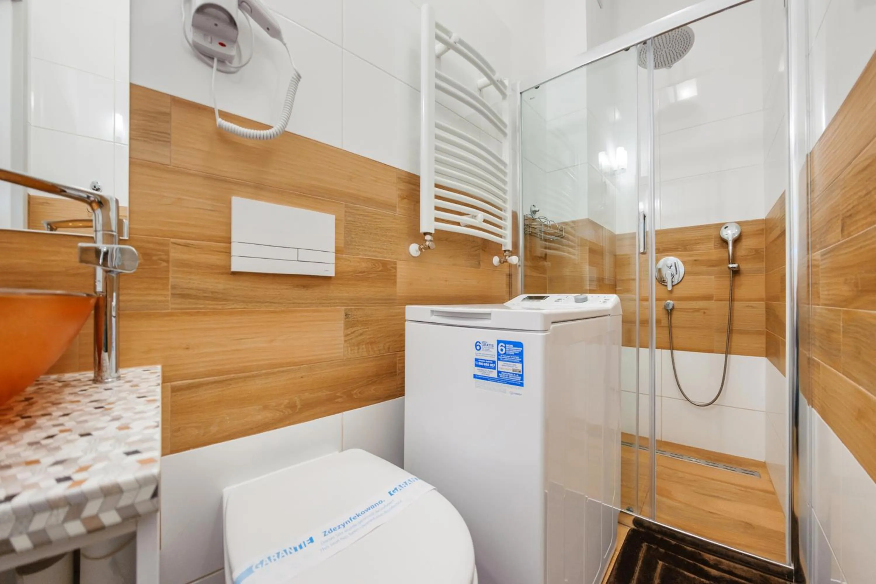 Bathroom in Seaside Grzybowo, Sun & Snow