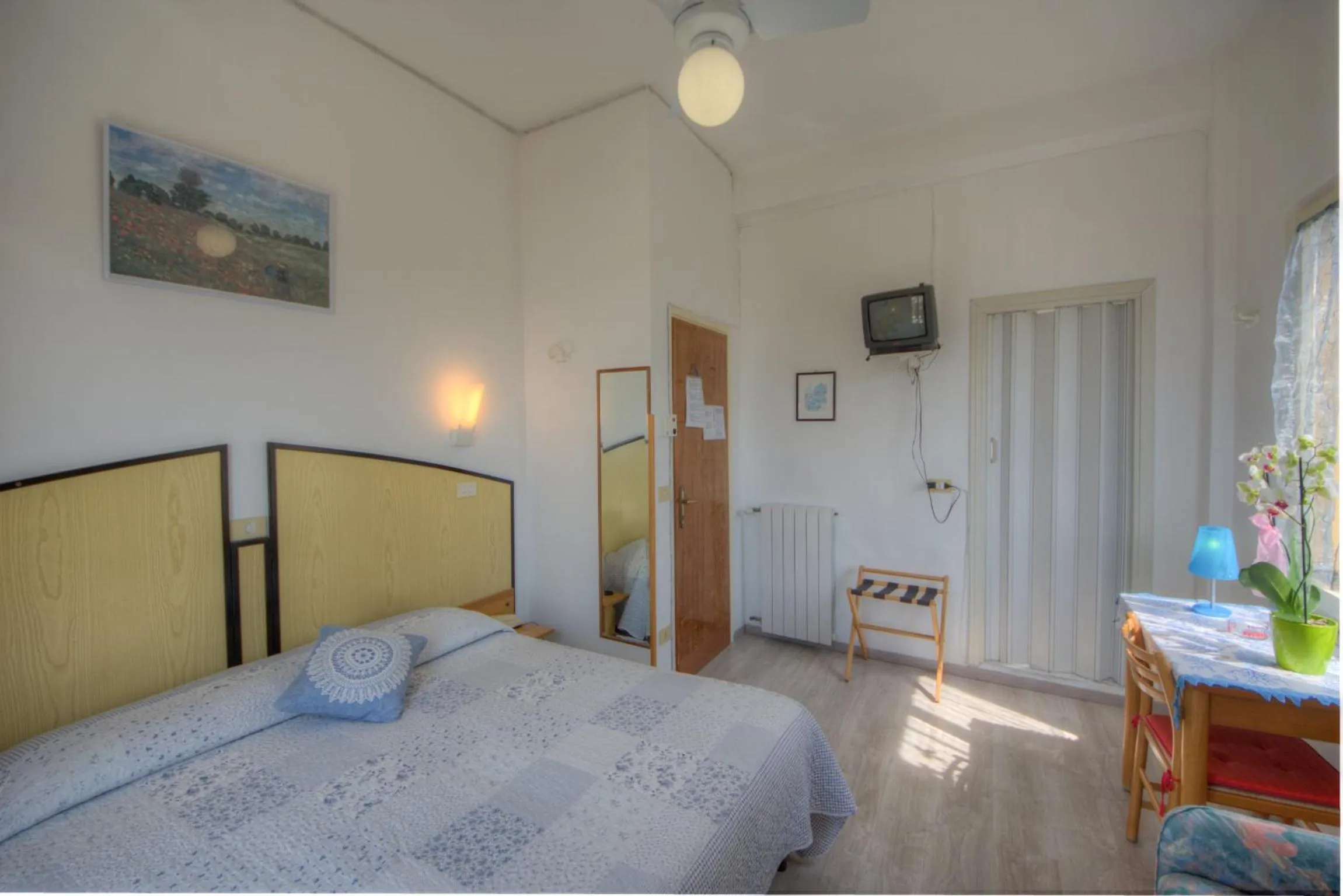 Photo of the whole room in Hotel Deutsche Familien