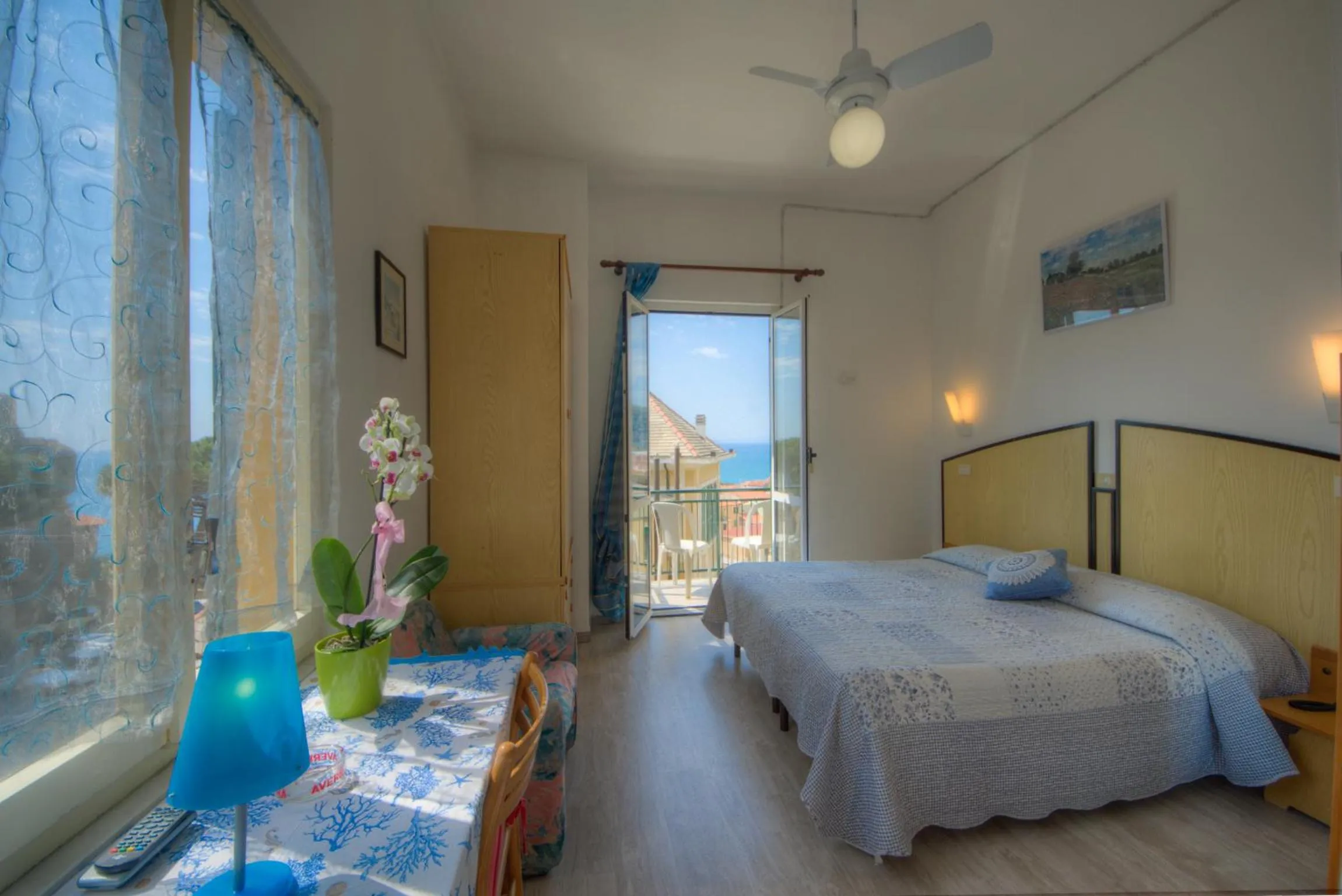 Photo of the whole room in Hotel Deutsche Familien