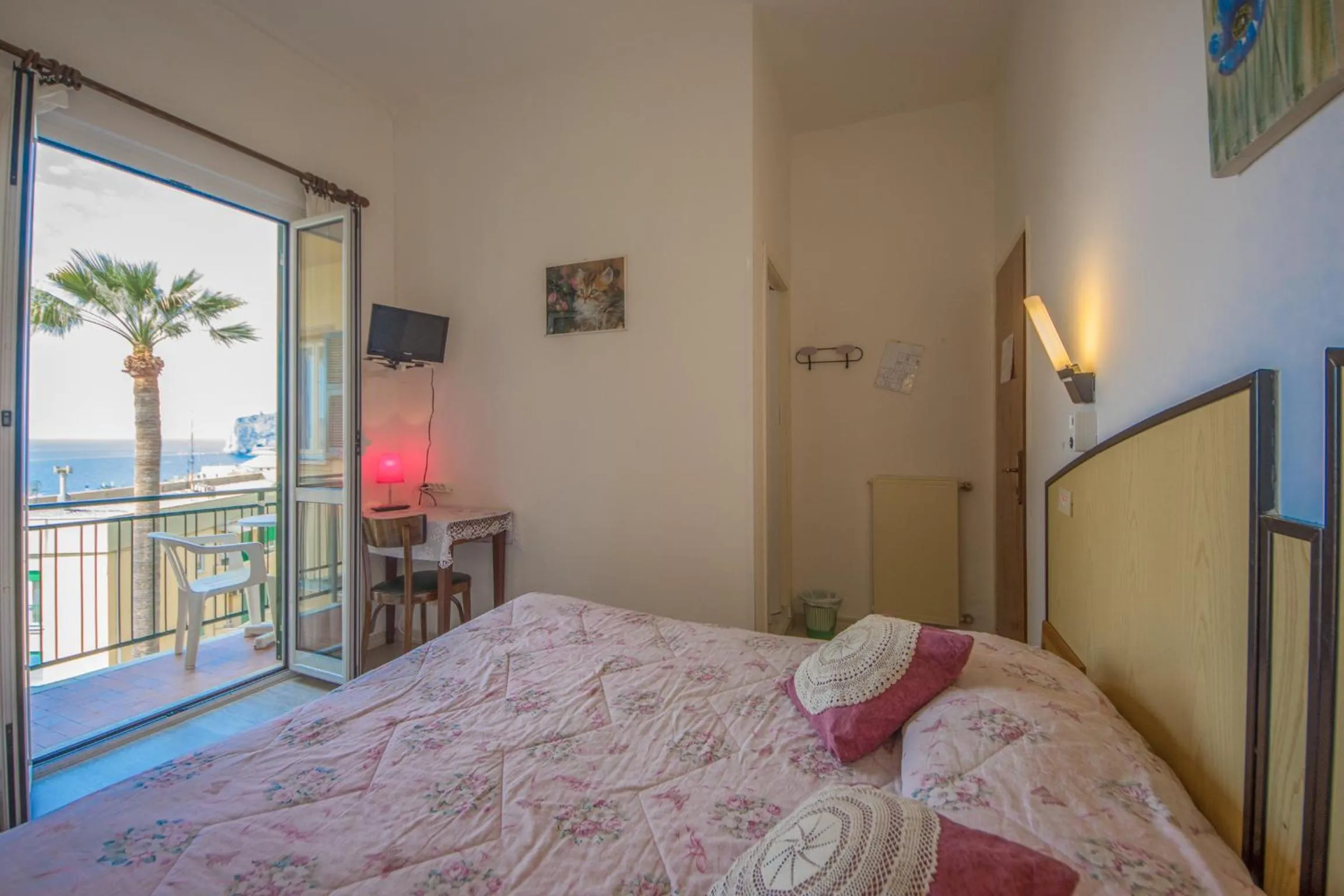 Photo of the whole room in Hotel Deutsche Familien