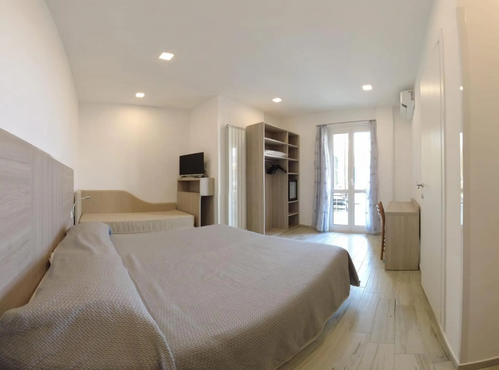 Photo of the whole room in Hotel Deutsche Familien