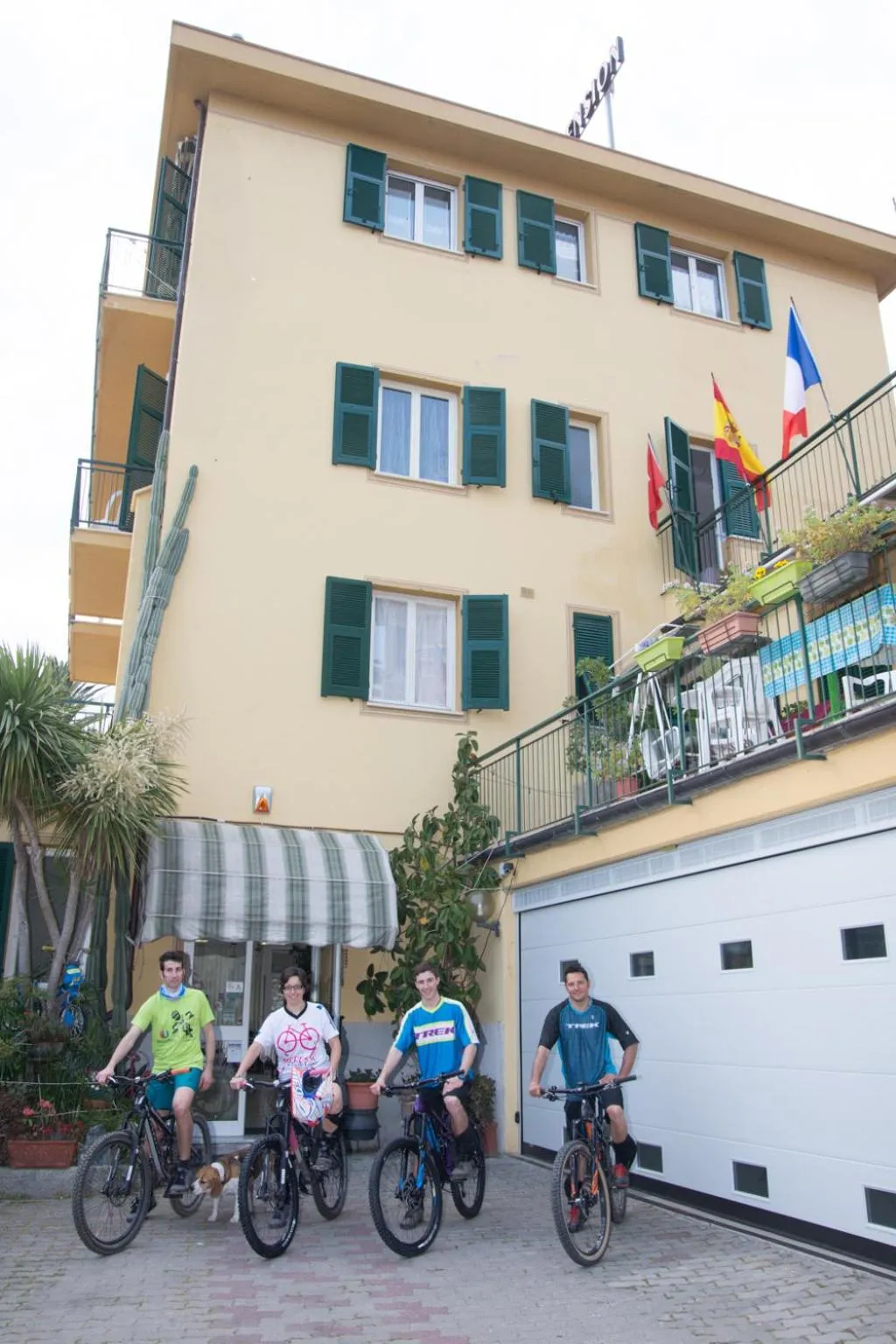 Property building in Hotel Deutsche Familien