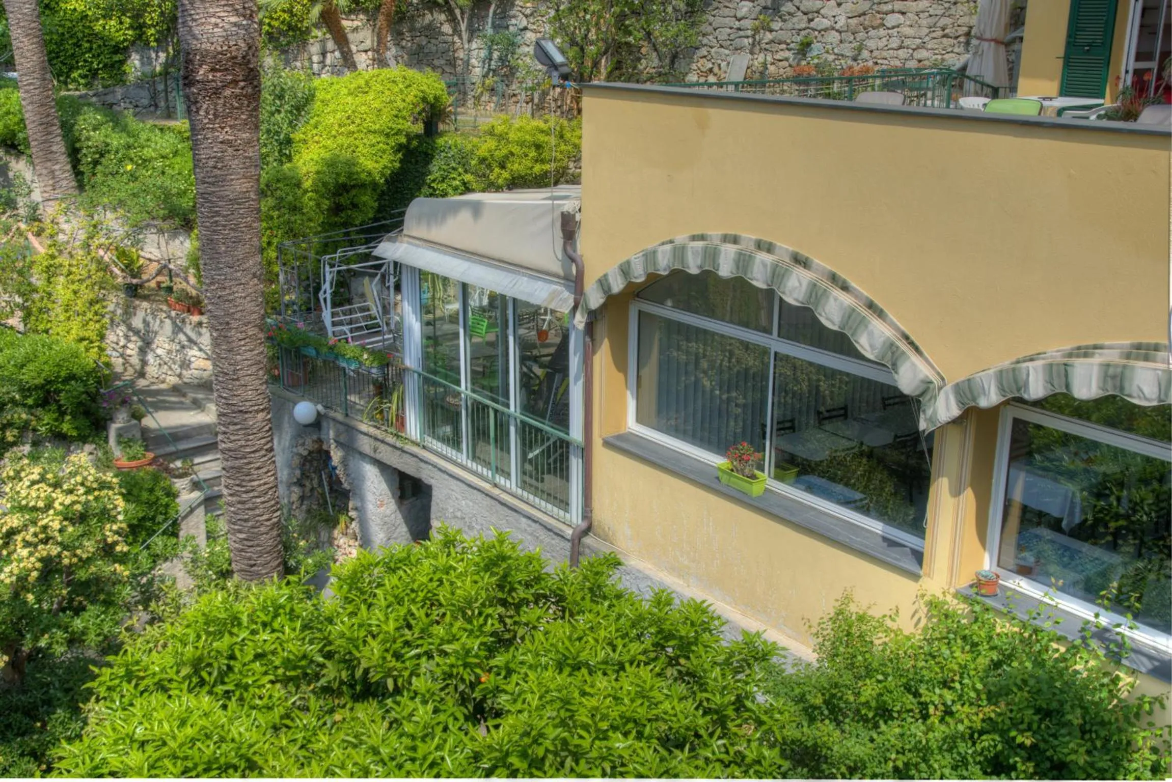 Property building in Hotel Deutsche Familien