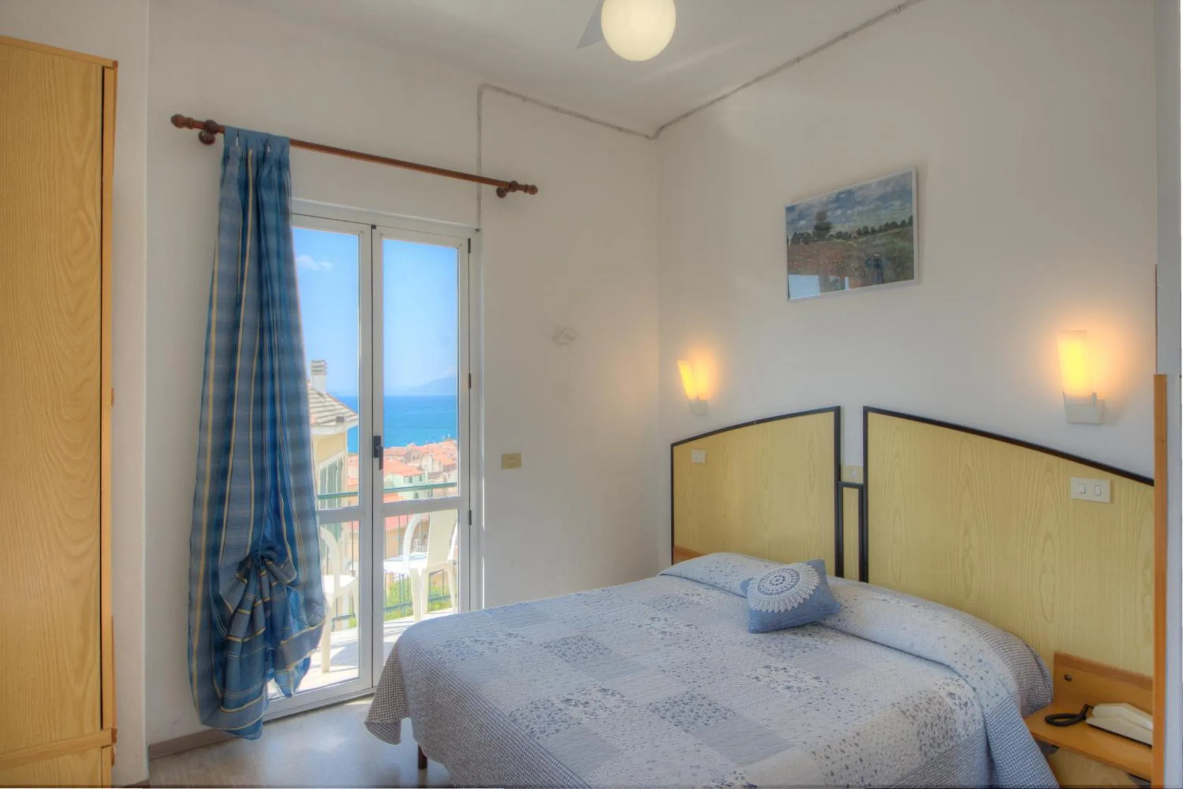 Photo of the whole room in Hotel Deutsche Familien