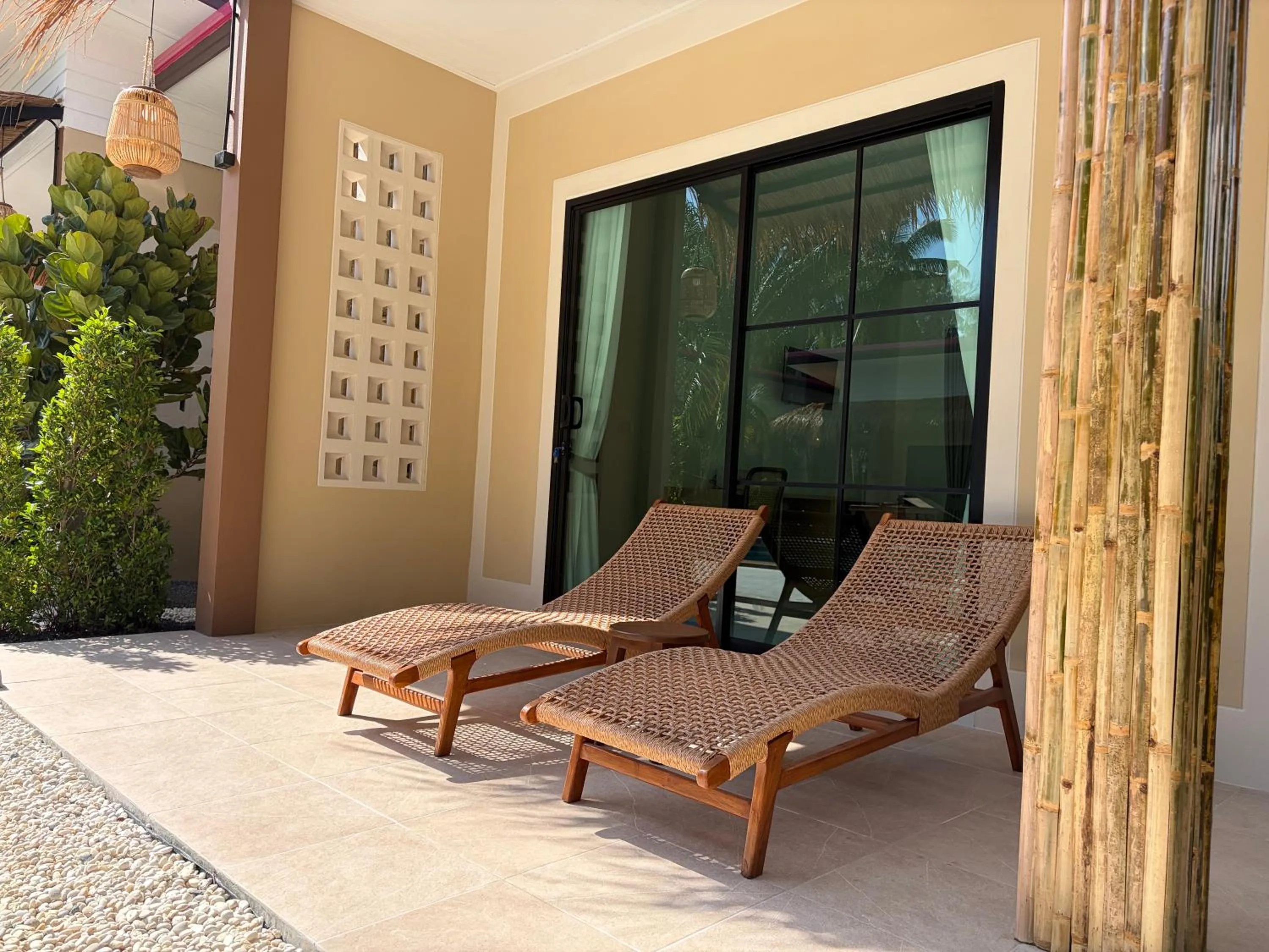 Pinky Bungalows Resort & Villa