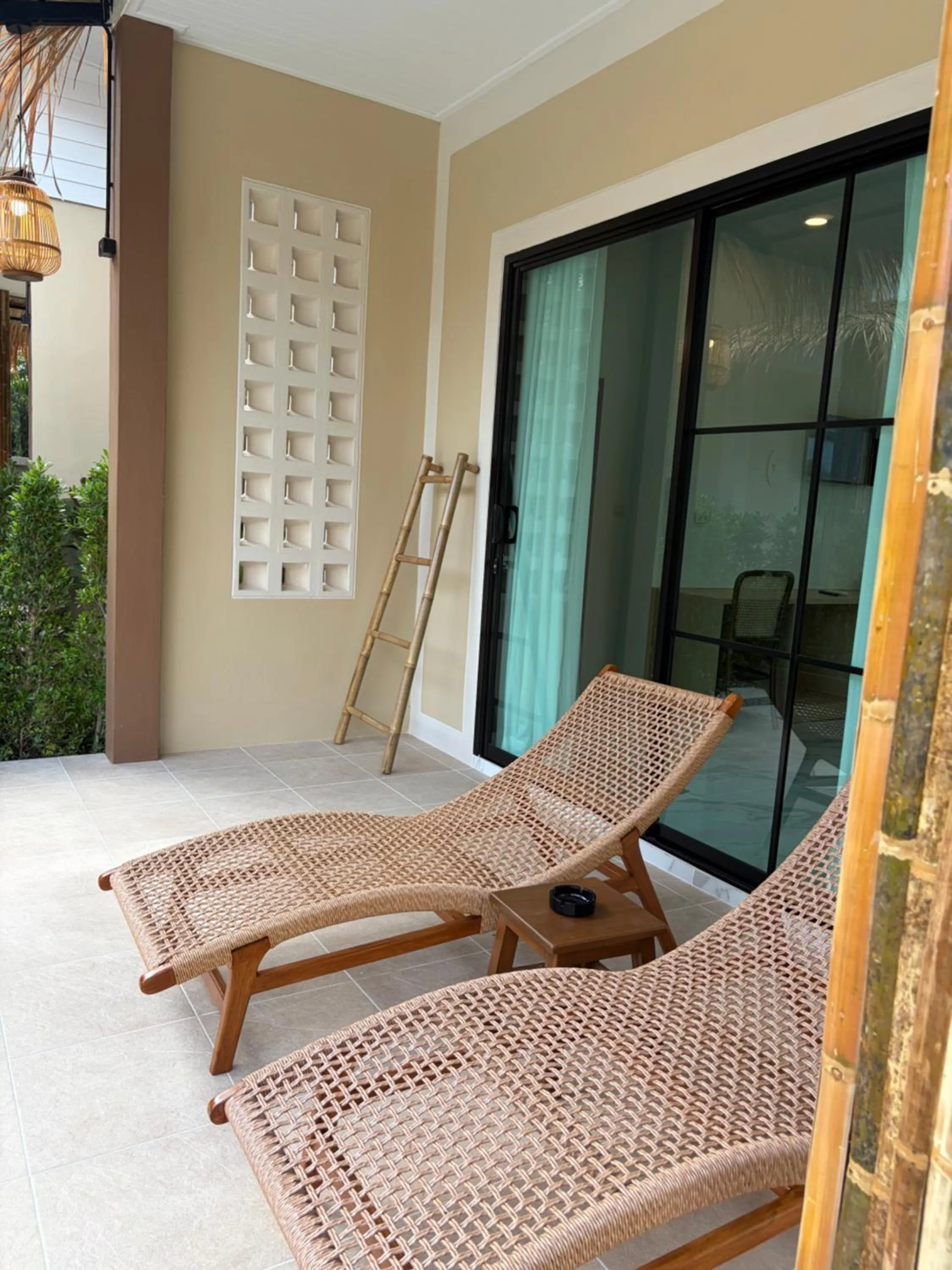 Pinky Bungalows Resort & Villa