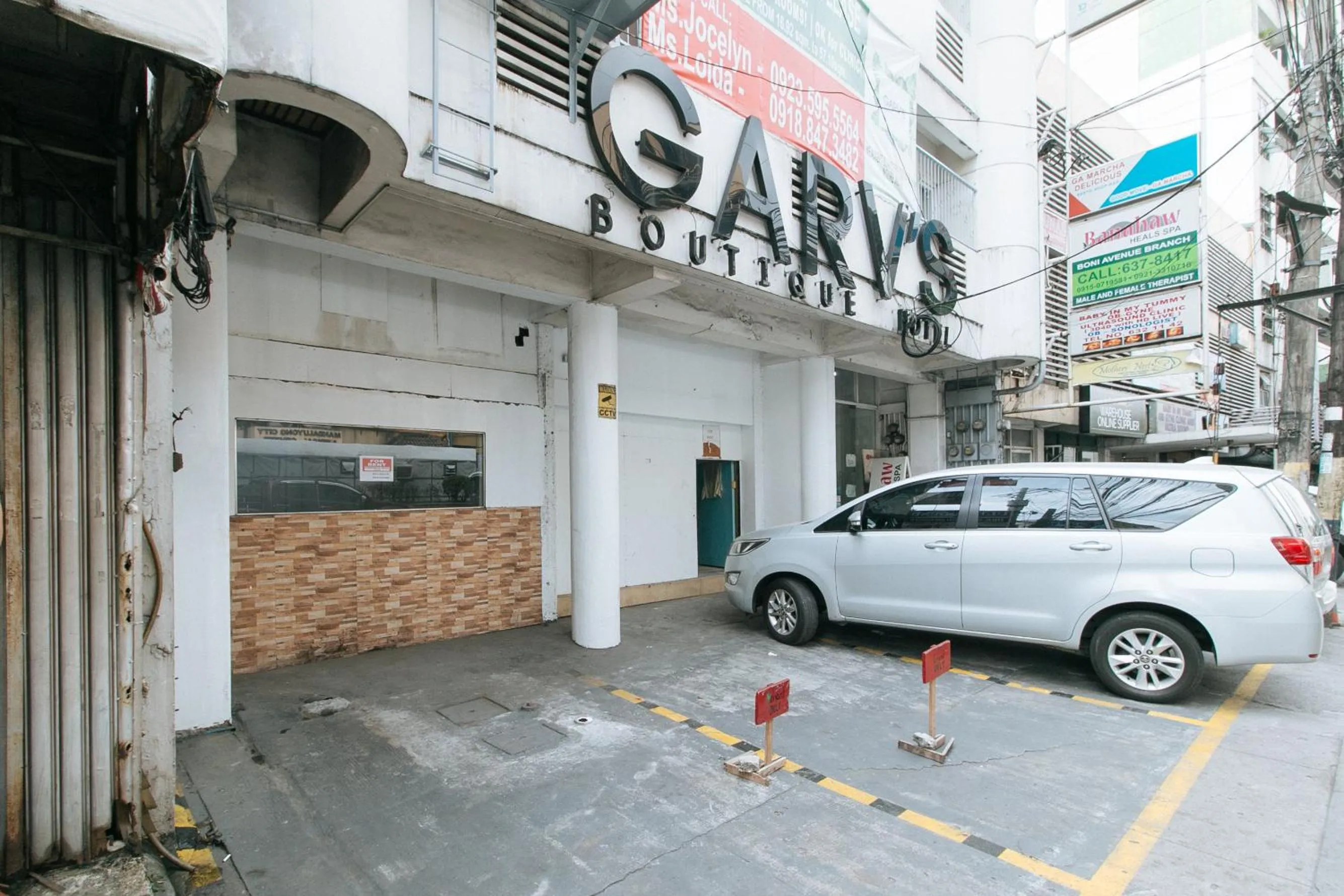 Property building in RedDoorz Plus at Boni Avenue Mandaluyong