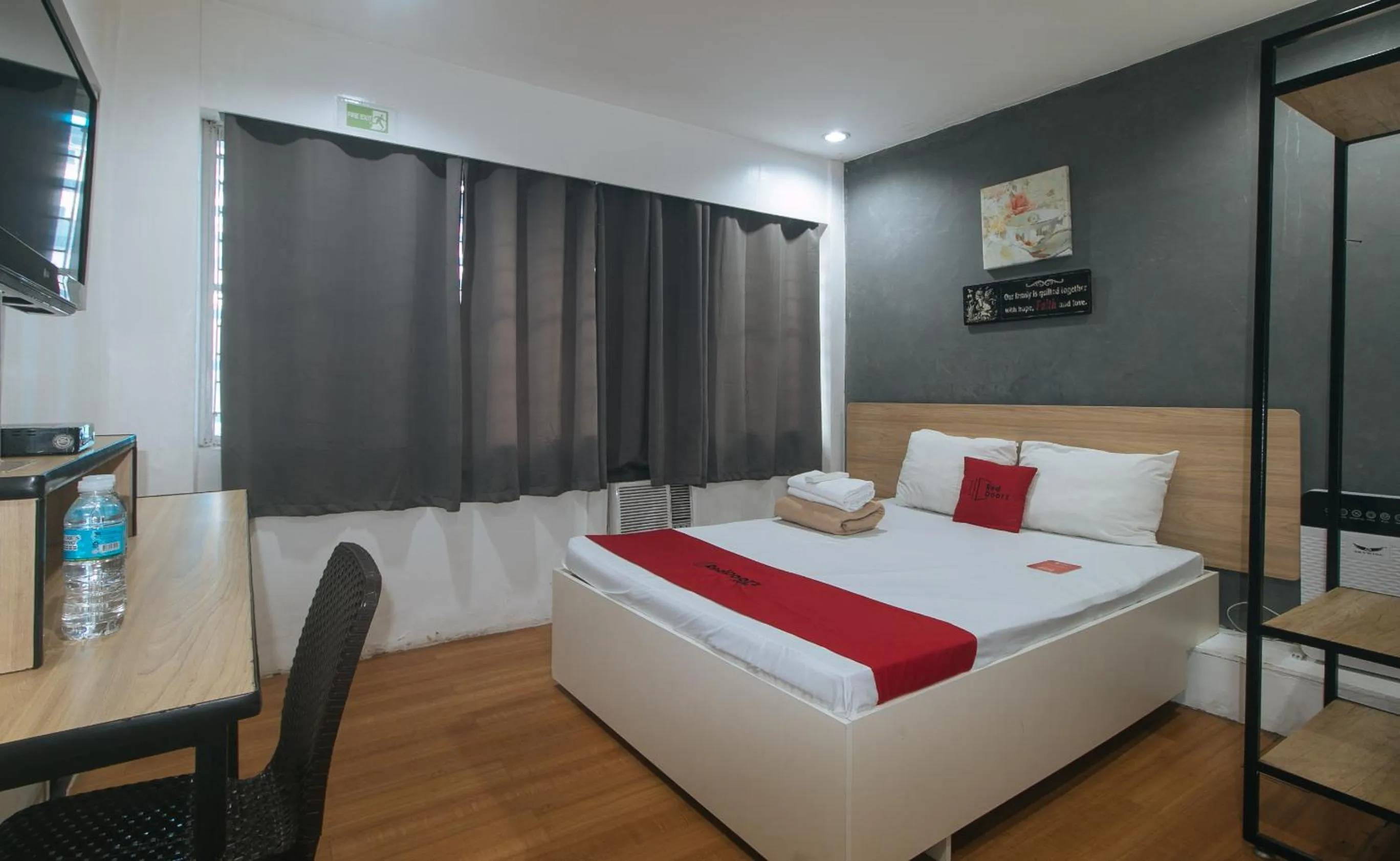 Bed in RedDoorz Plus at Boni Avenue Mandaluyong
